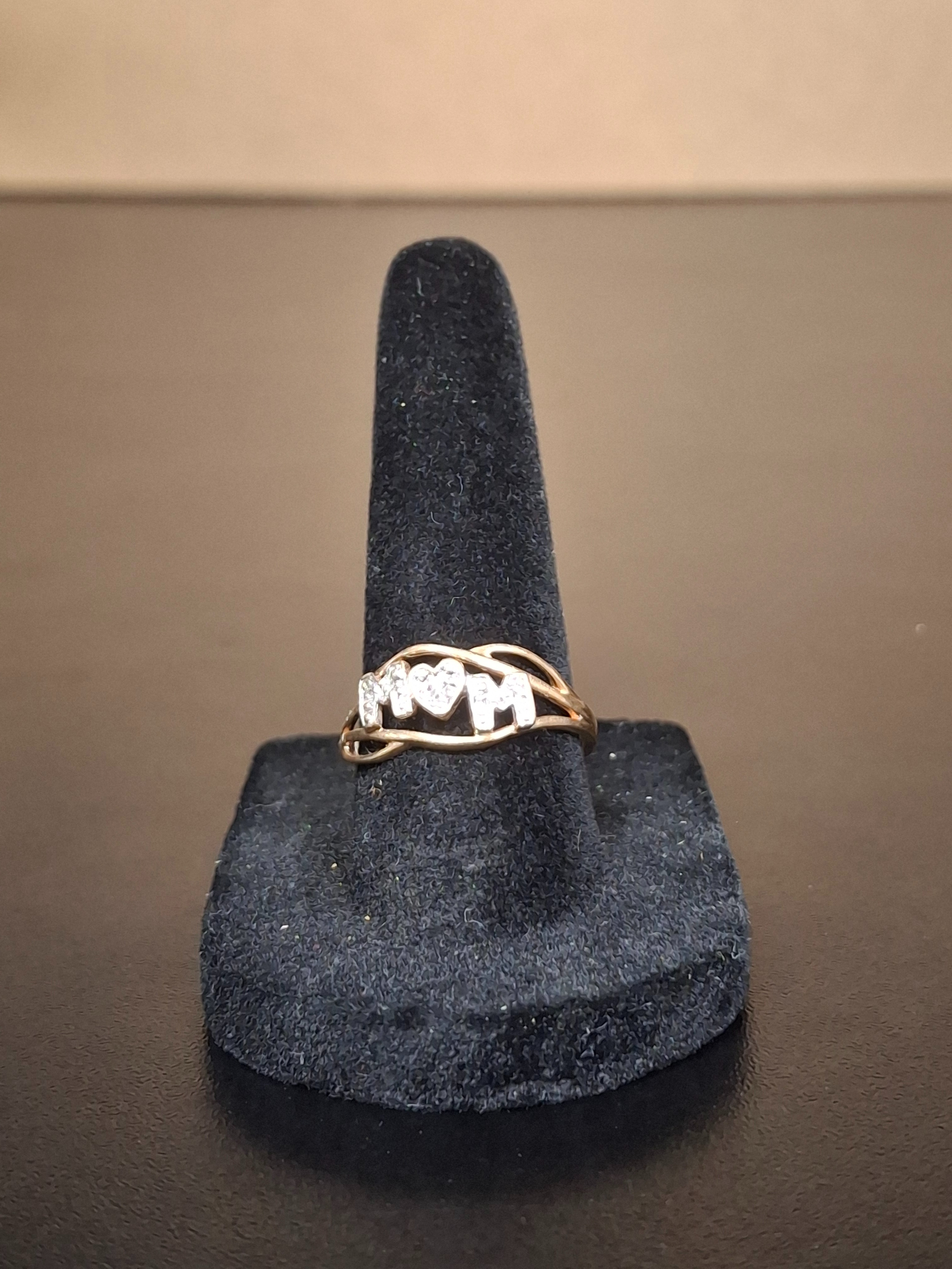 LADY'S GOLD RING: 1.21DWT 14K-Y/G, "MOM" 2 TONE BAND