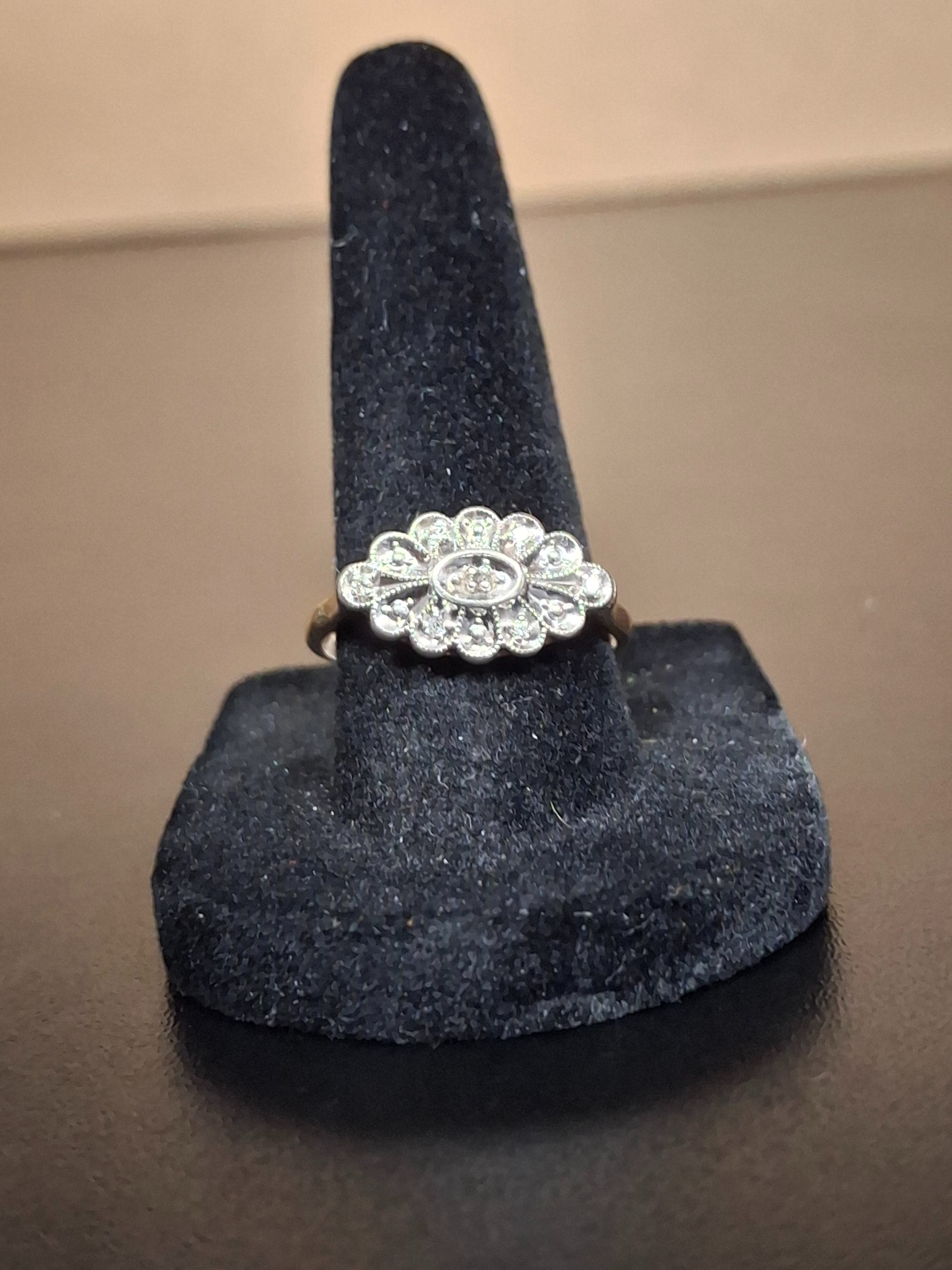 LADY'S GOLD RING: 1.14DWT 14K-Y/G