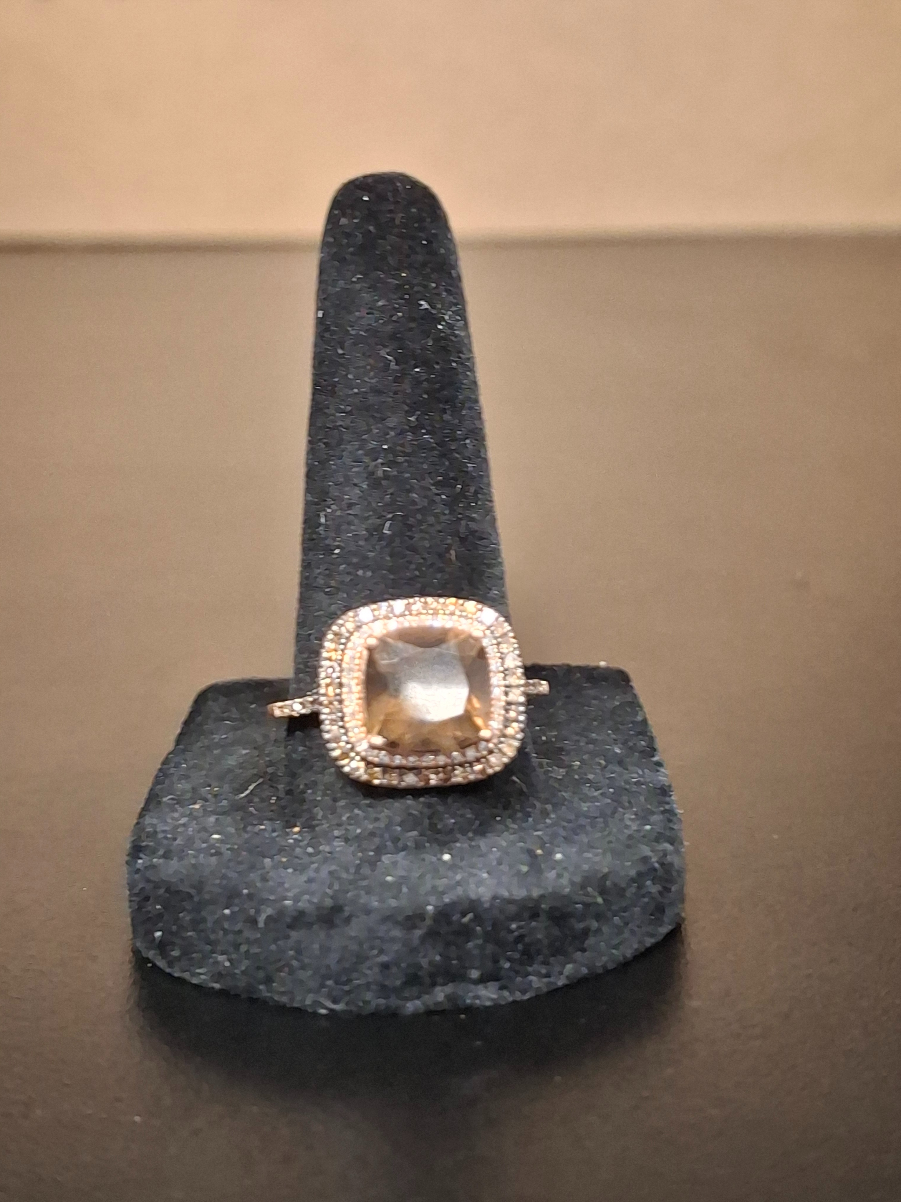LADY'S GOLD RING: 2.7DWT 14K-R/G, SMOKEY TOPAZ IN ROSE GOLD SETTING