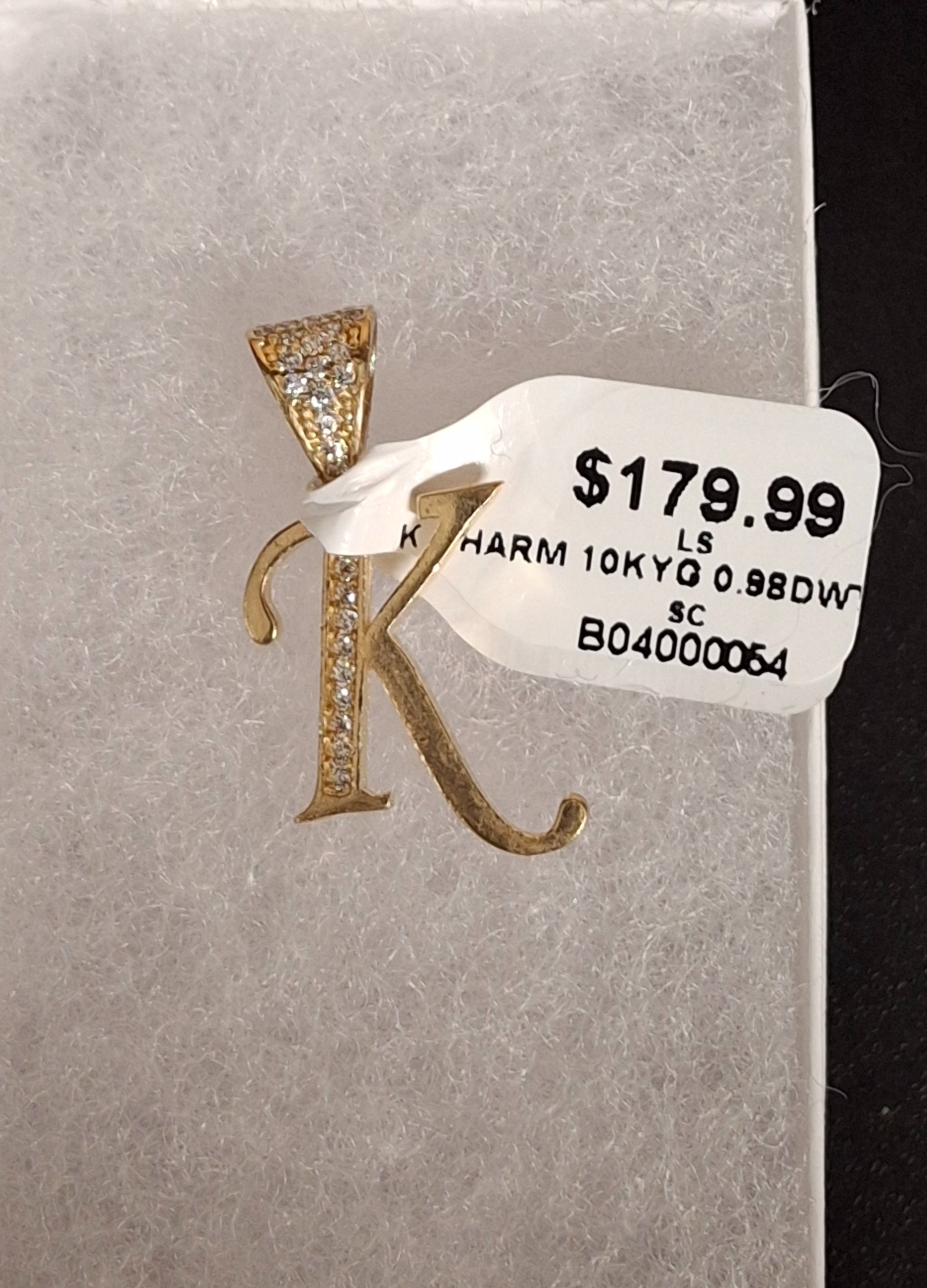 K CHARM: 0.98DWT 10K-Y/G, EGYPTIAN HEAAD CHARM