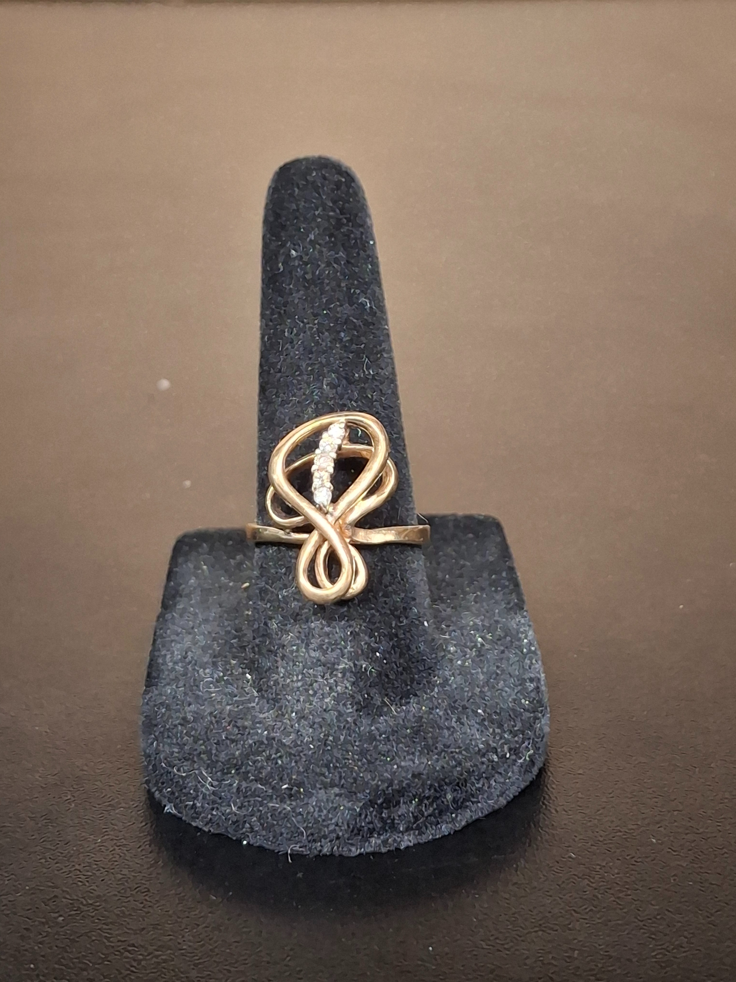 GOLD RING : NA MODEL NA: 2.62DWT 14K-Y/G