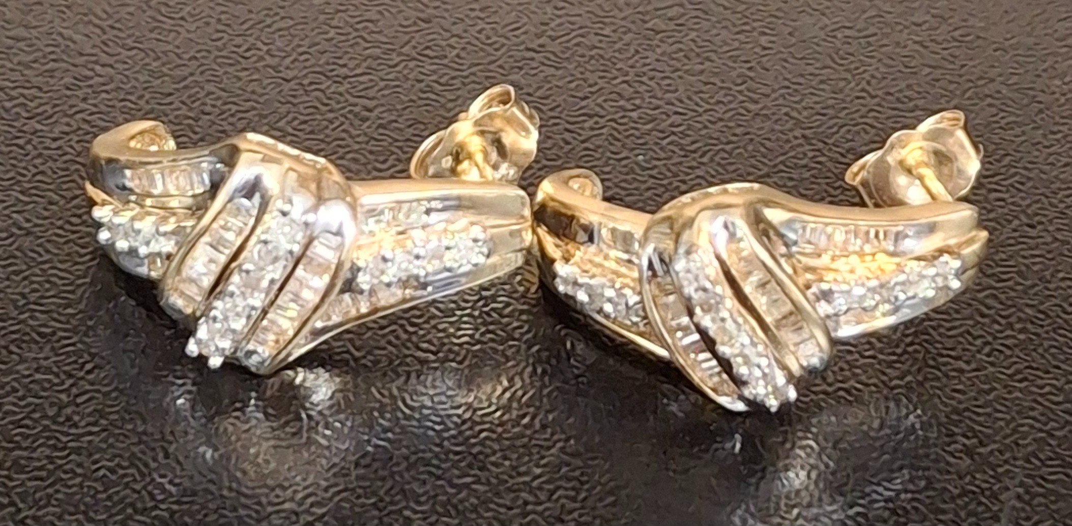 GOLD EARRINGS: NA MODEL NA: 2.34DWT 10K-Y/G