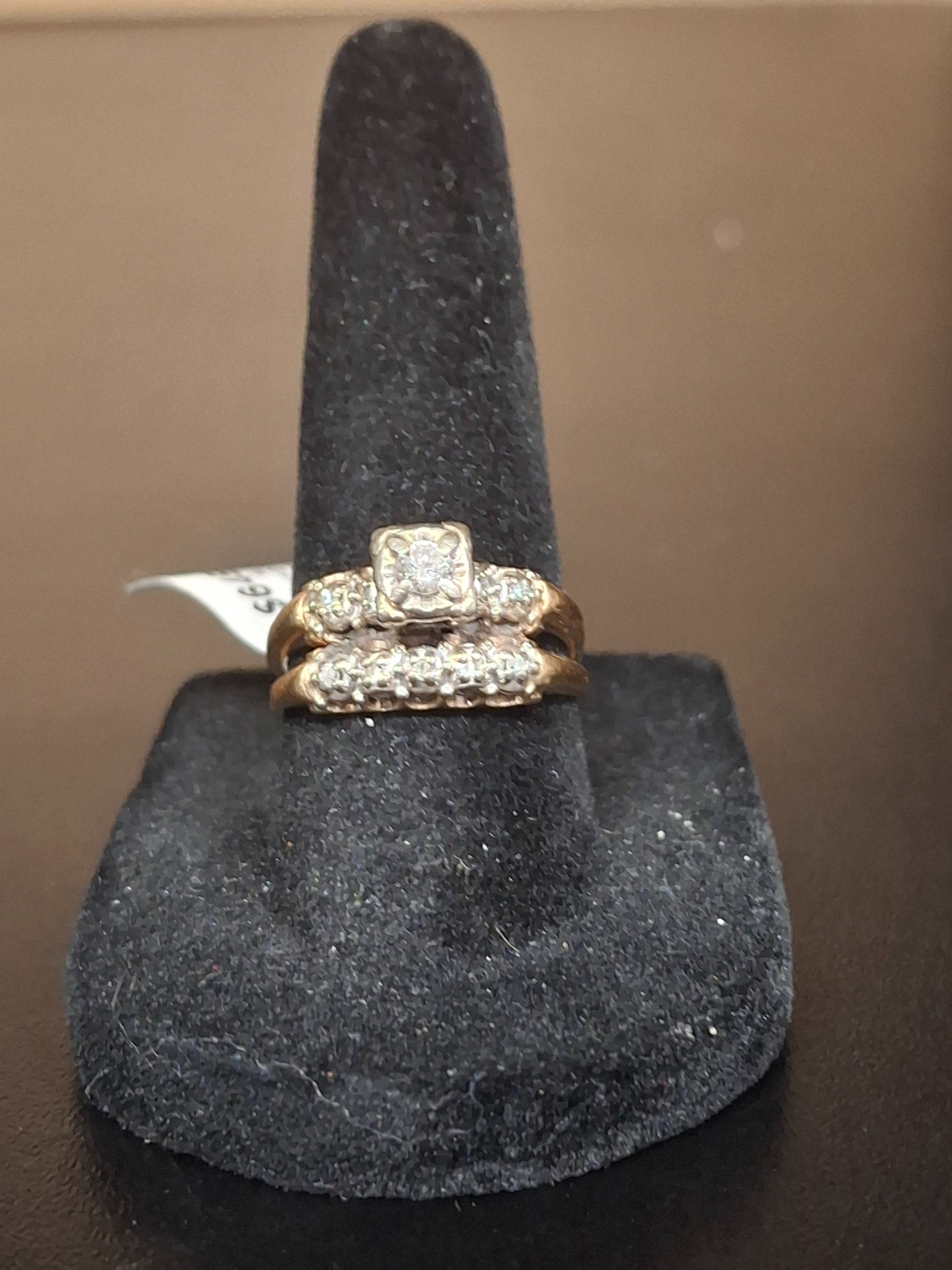 LADY'S GOLD RING: NA MODEL NA: 2.64DWT 14K-Y/G