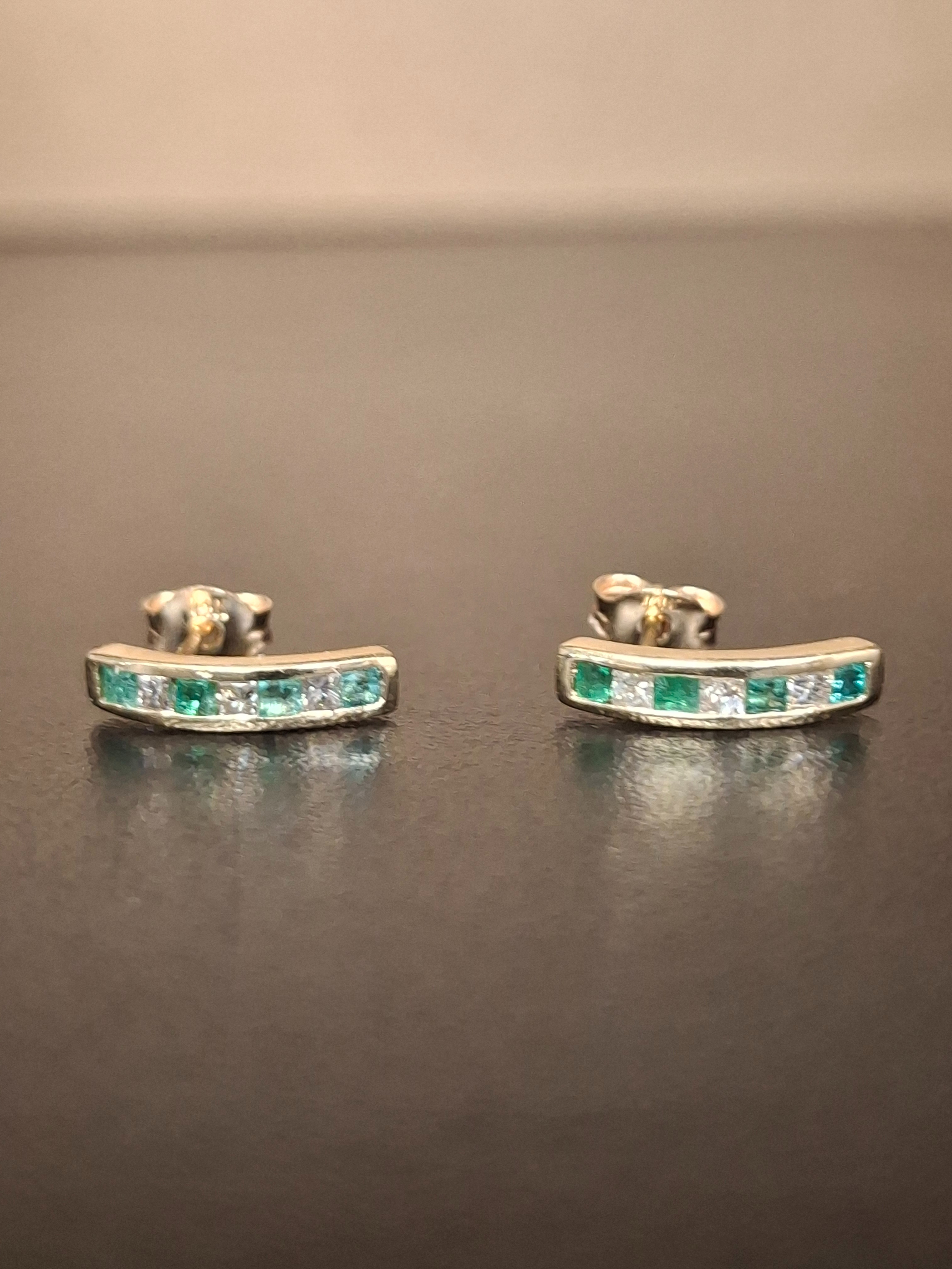 LADY'S GOLD RING: NA MODEL NA: 0.77DWT 14K-Y/G