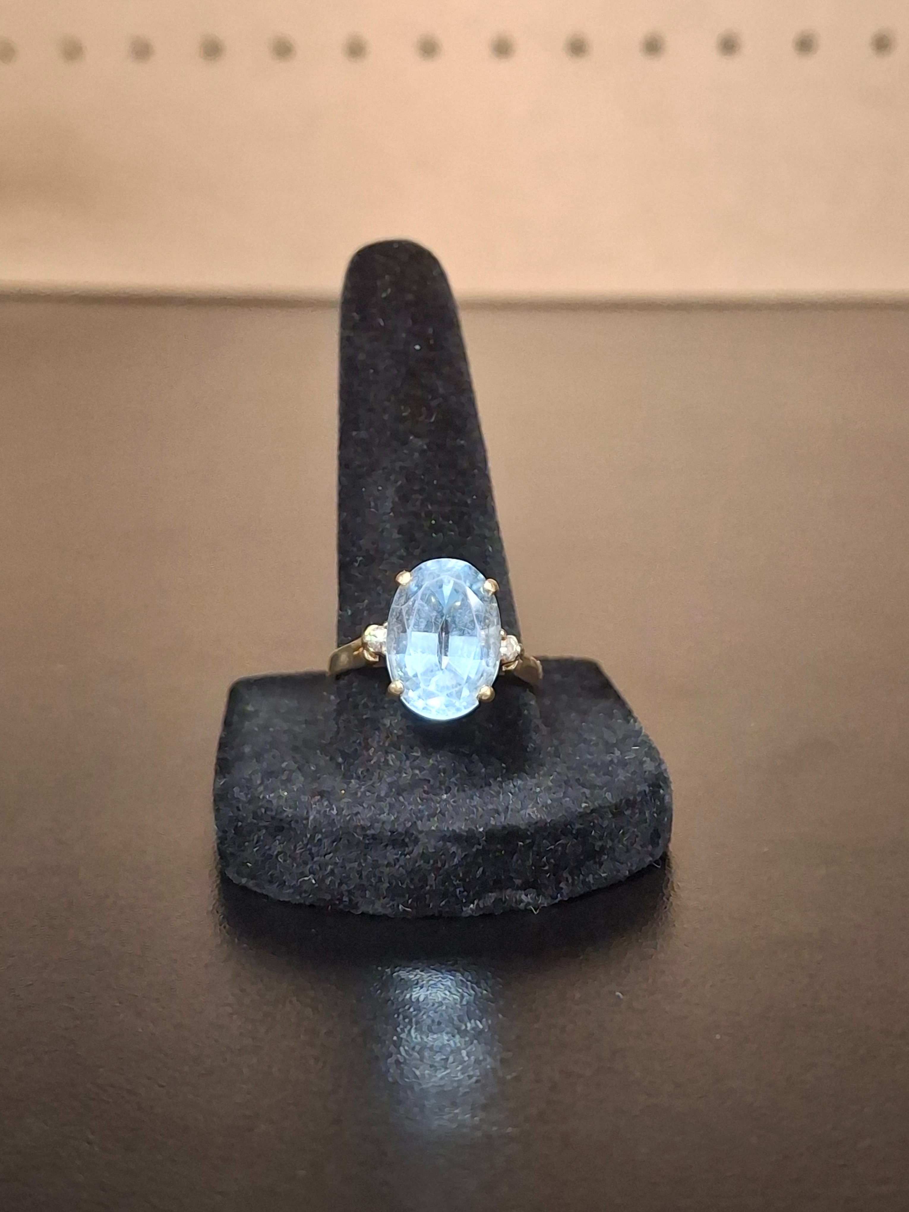 LADY'S GOLD RING: NA MODEL NA: 3.02DWT 14K-Y/G