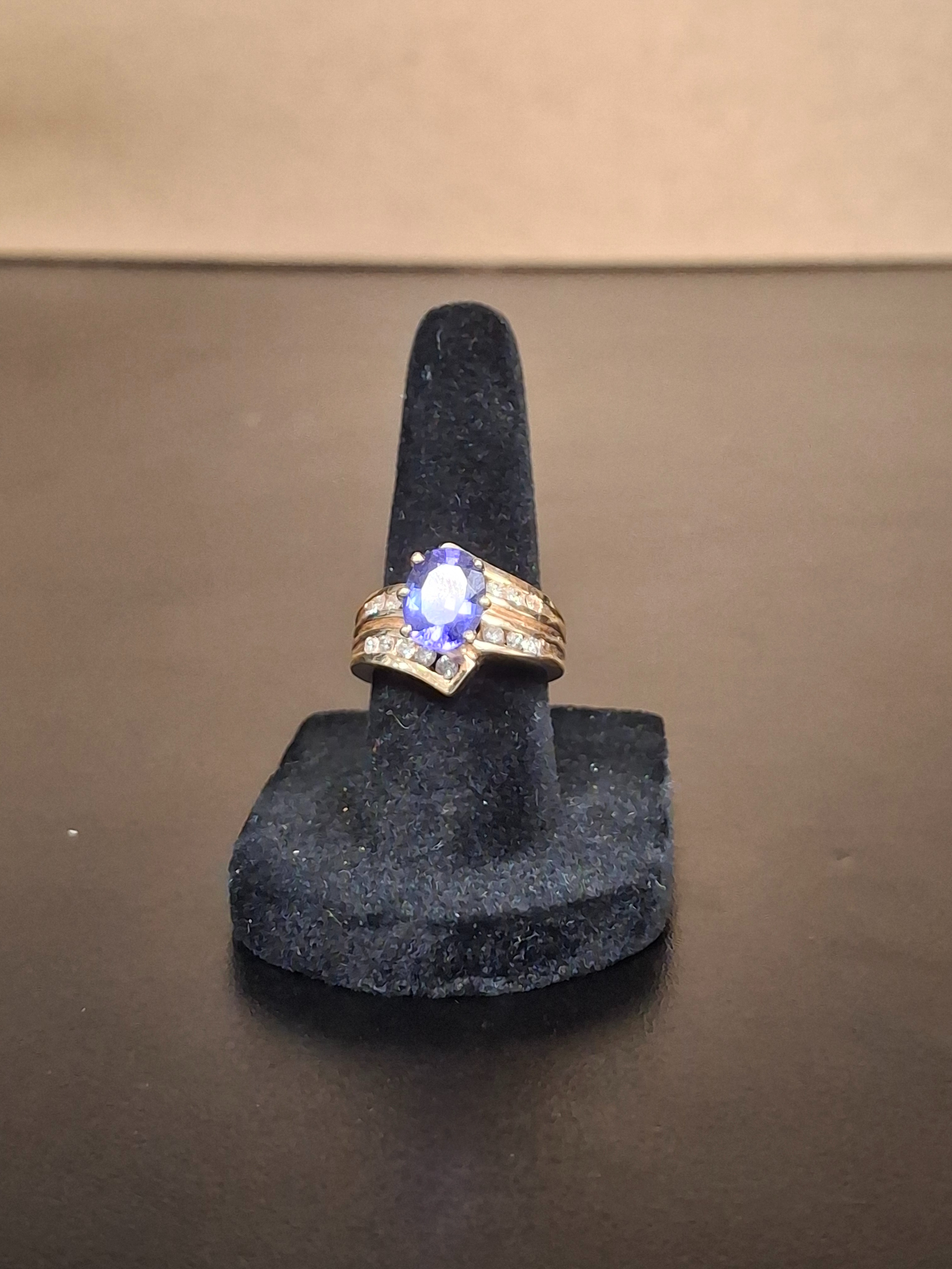 RING JEWELRY NA NA, #NA, 14KT, 4.98 DWT; BLUE OVAL STONE W/WHITE CHIPS ON SIDES