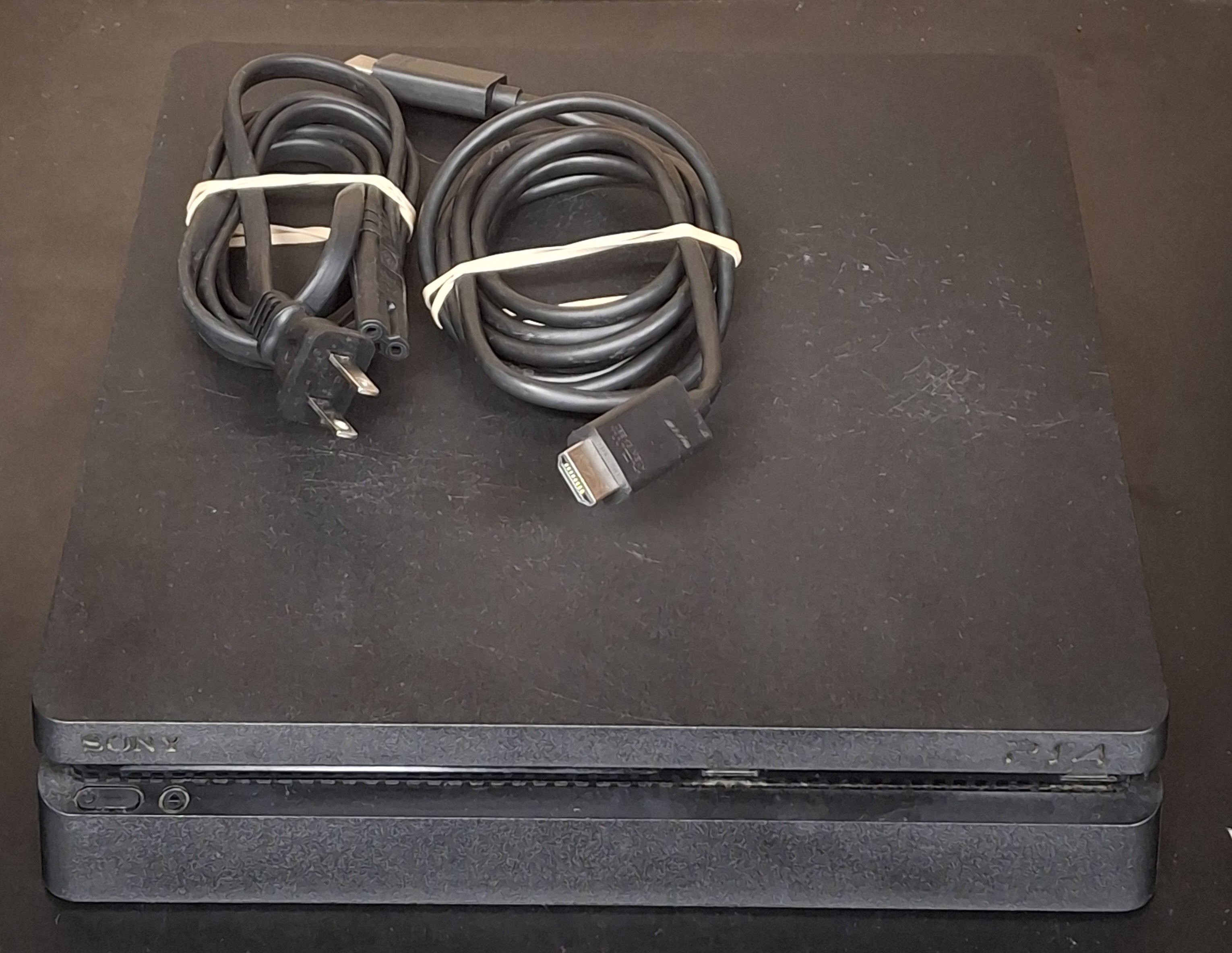 PLAYSTATION 4: SONY MODEL:AW-CB262-