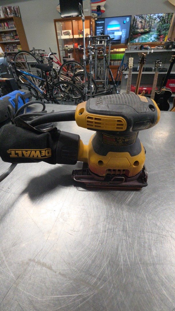 DeWalt DWE6411 quarter inch sheet palm sander - Good