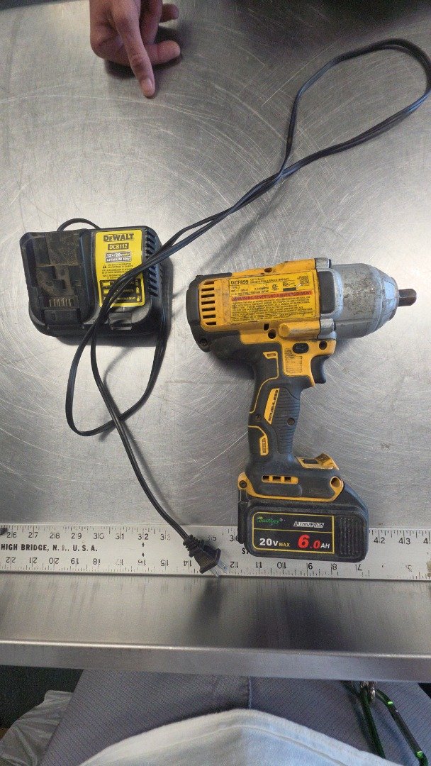 DeWalt DCF899 DCF 899 half inch 3 speed impact w/ aftermarket battery and - Goo