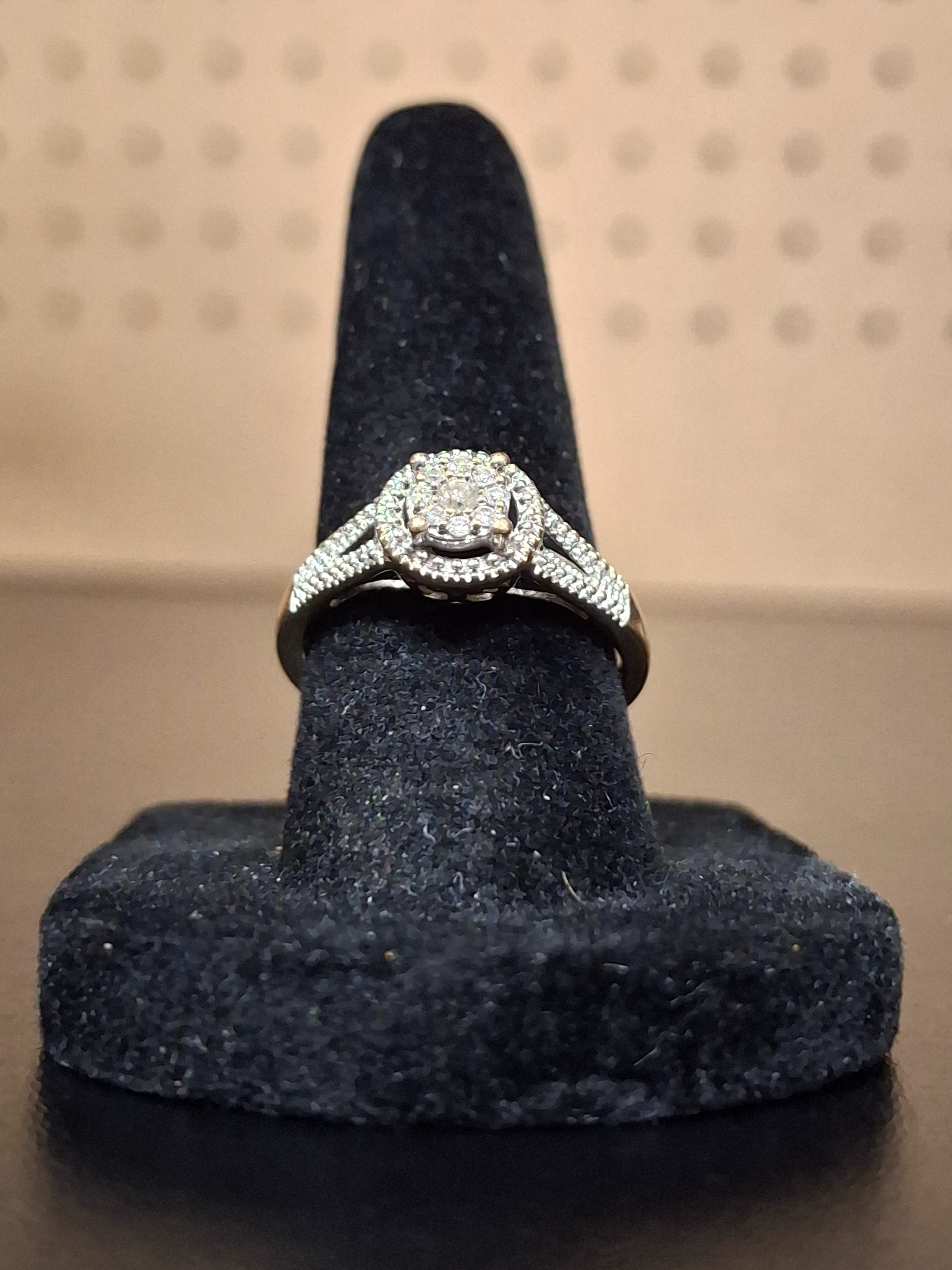 LADY'S GOLD RING: MODEL NA: 1.2DWT 10K-Y/G