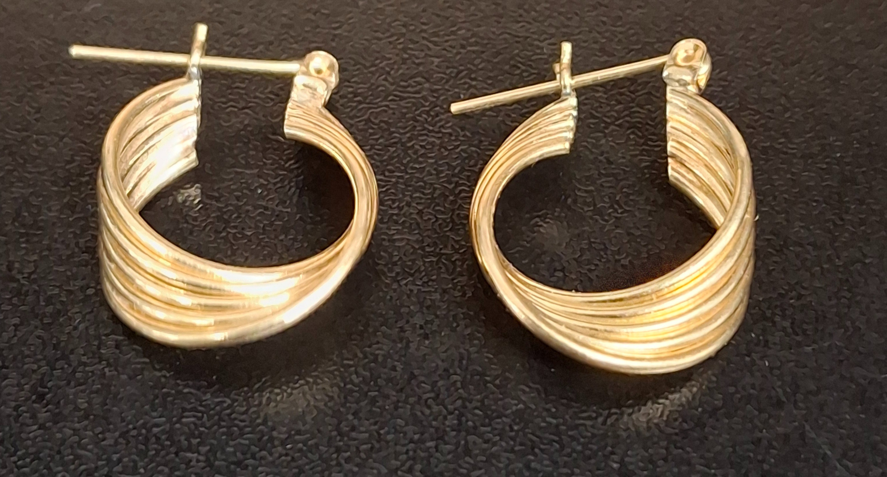 STACK HOOPS EARRINGS.: NA MODEL NA: 1.58DWT 14K-Y/G