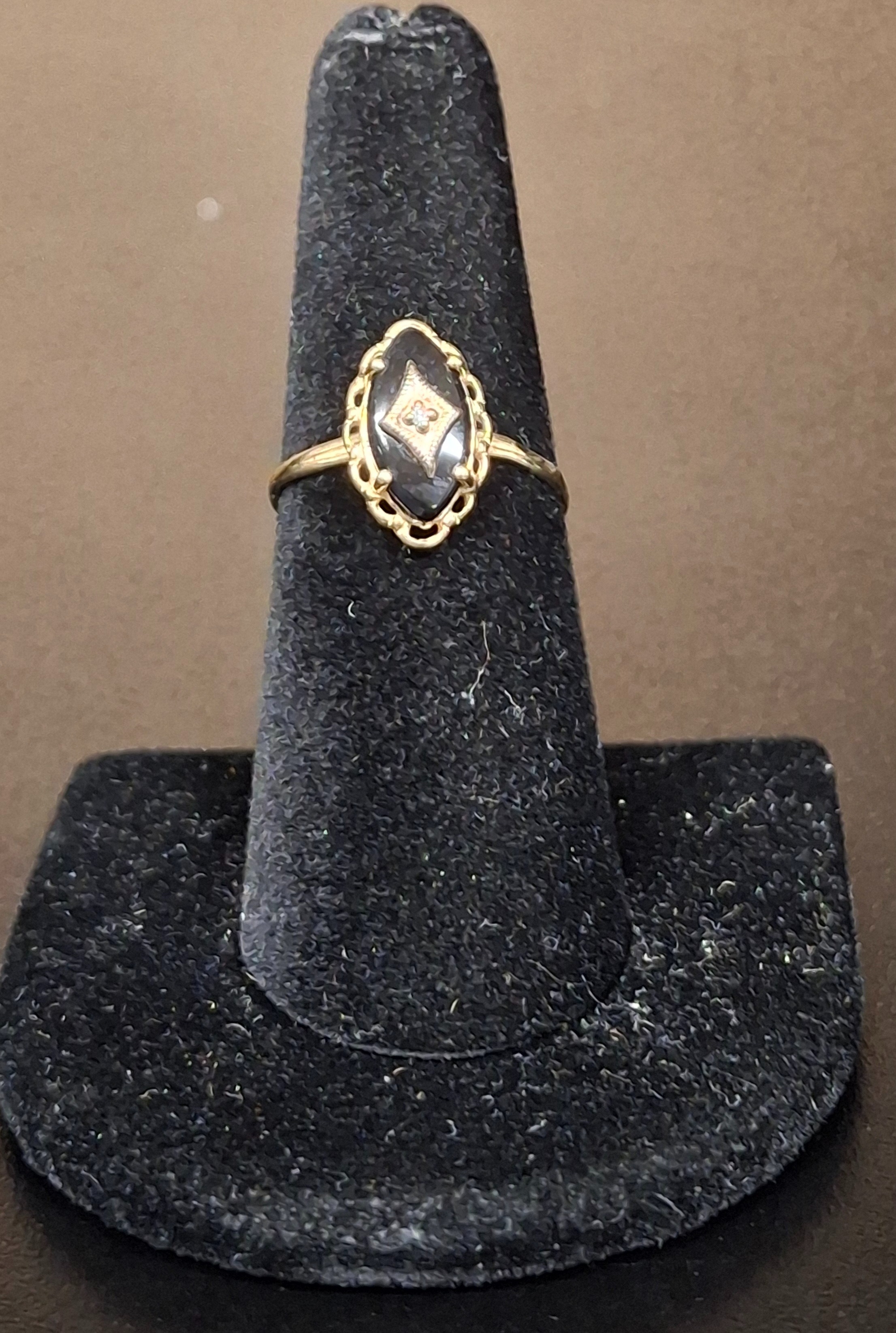 LADY'S GOLD RING: NA MODEL NA: 1.03DWT 10K-Y/G