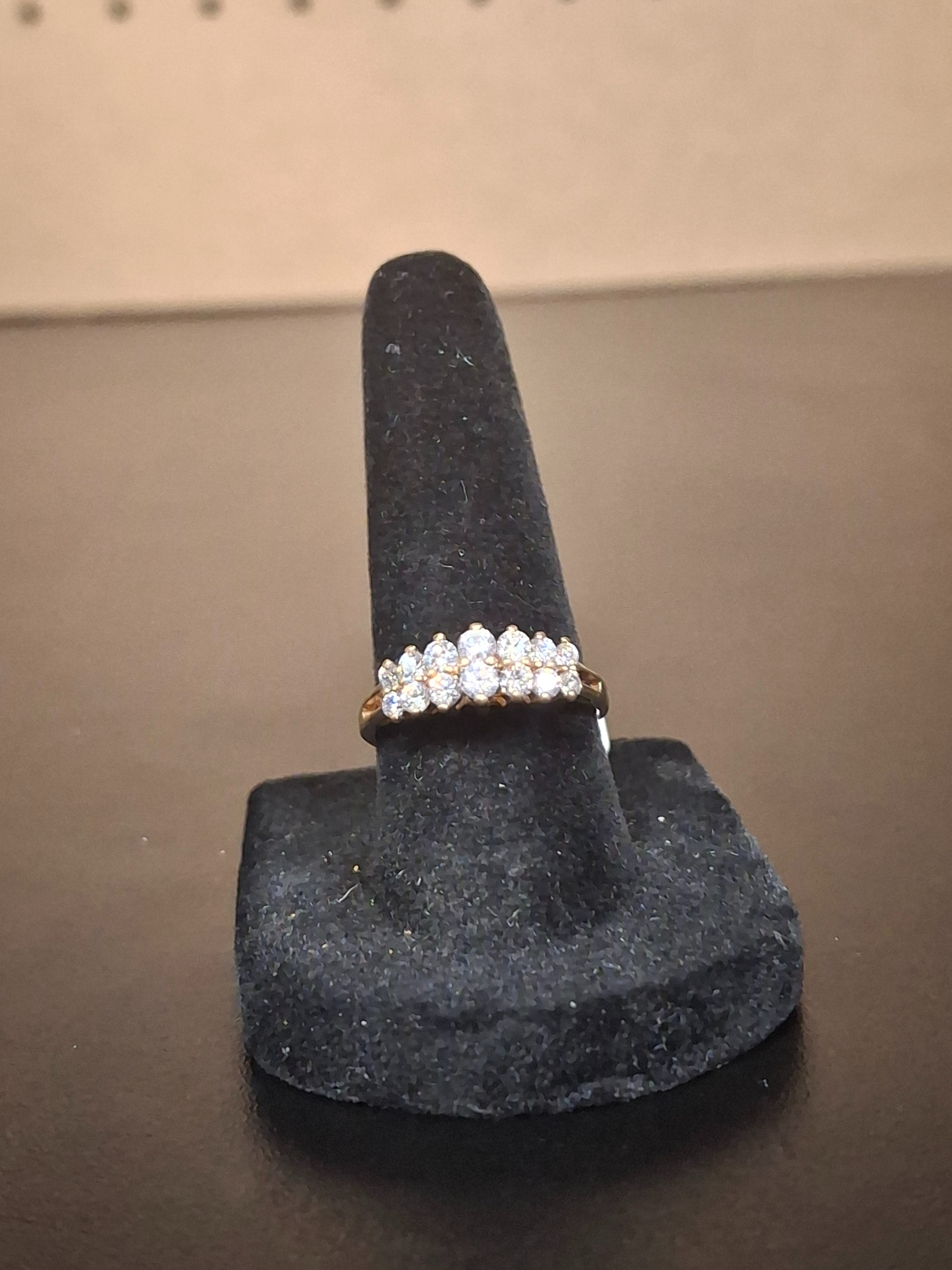 LADY'S GOLD RING: NA MODEL NA: 1.65DWT 10K-Y/G