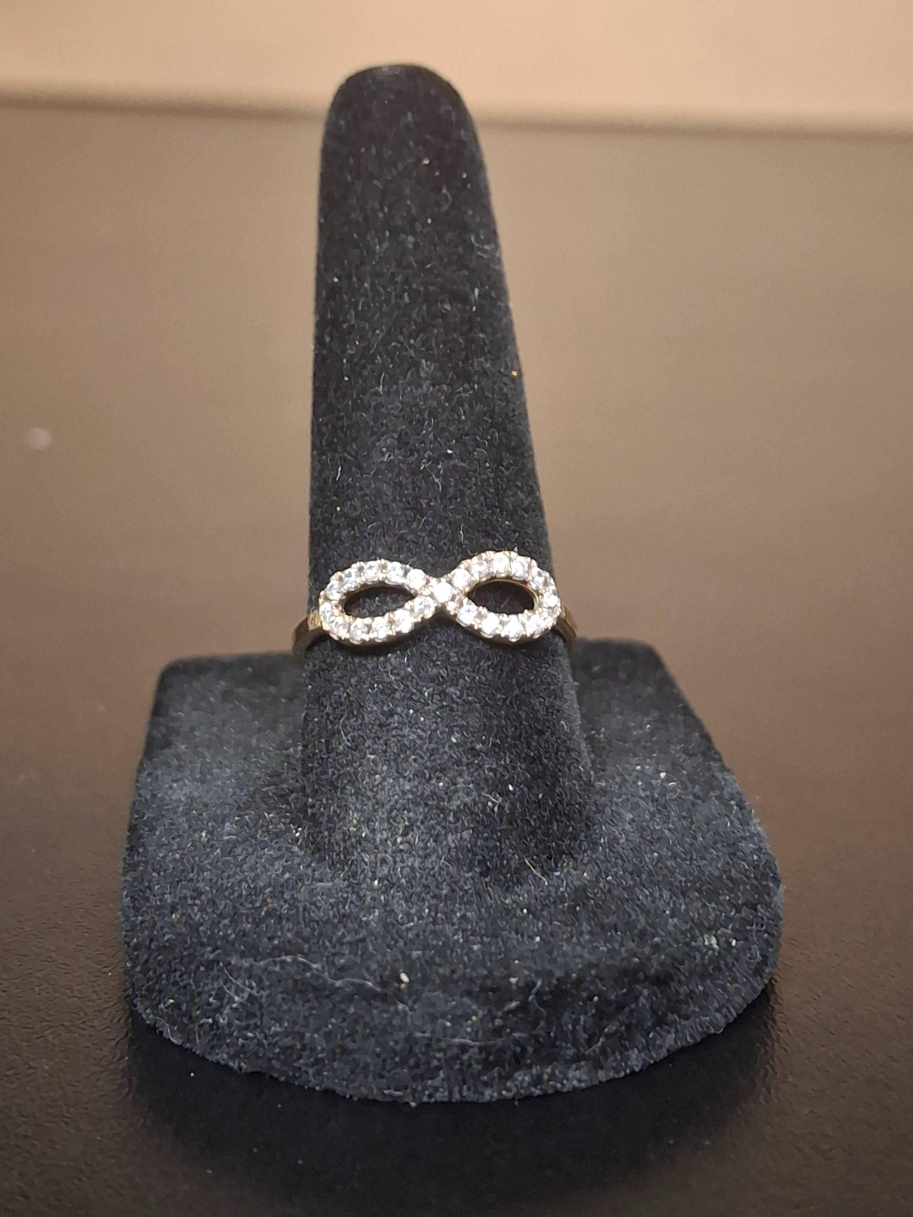 LADY'S GOLD RING: 0.82DWT 10K-Y/G