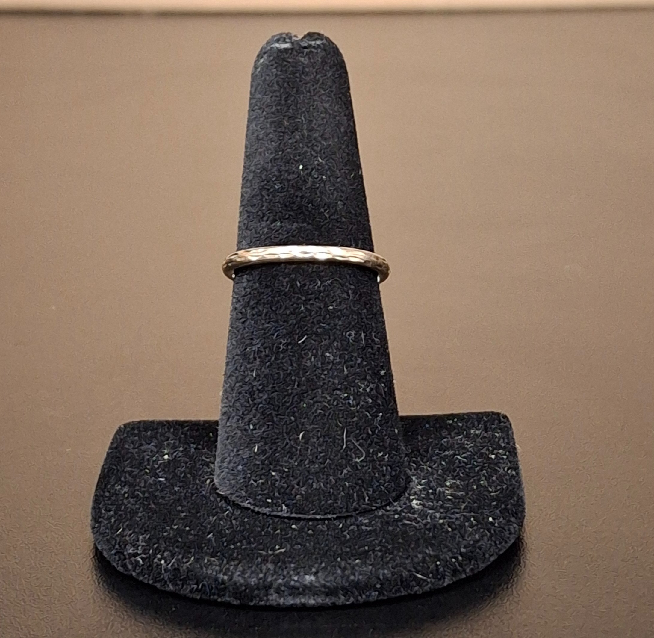 LADY'S GOLD RING: NA MODEL NA: 0.3DWT 10K-Y/G