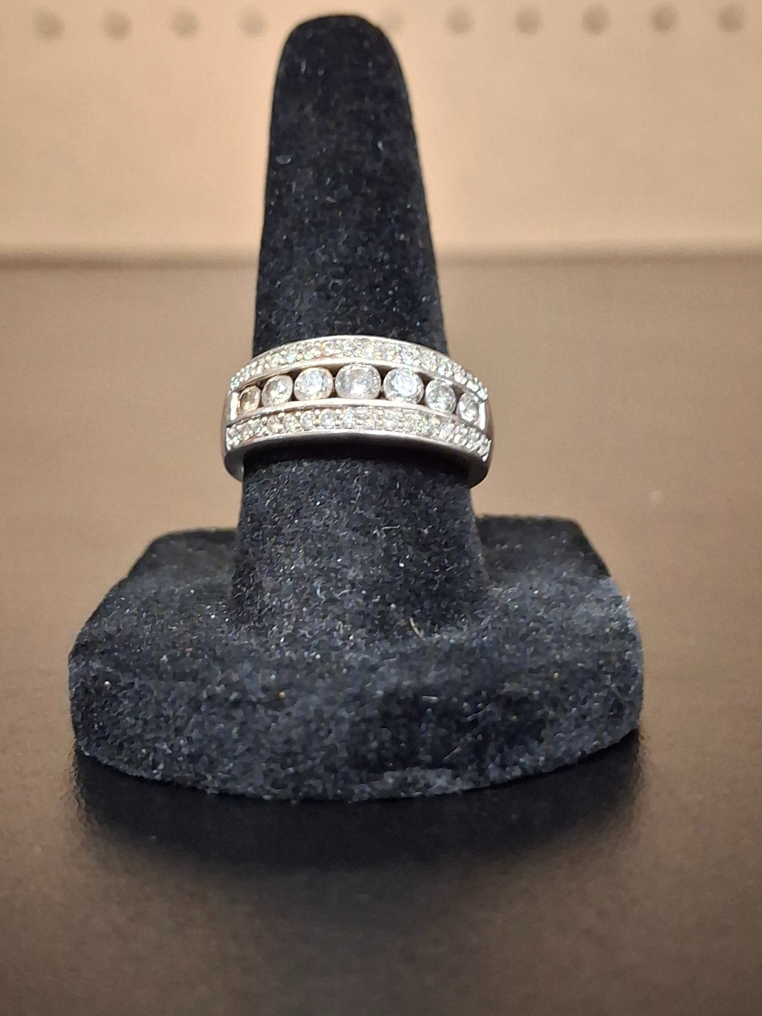 LADY'S GOLD RING: MODEL NA: 3.45DWT 14K-W/G