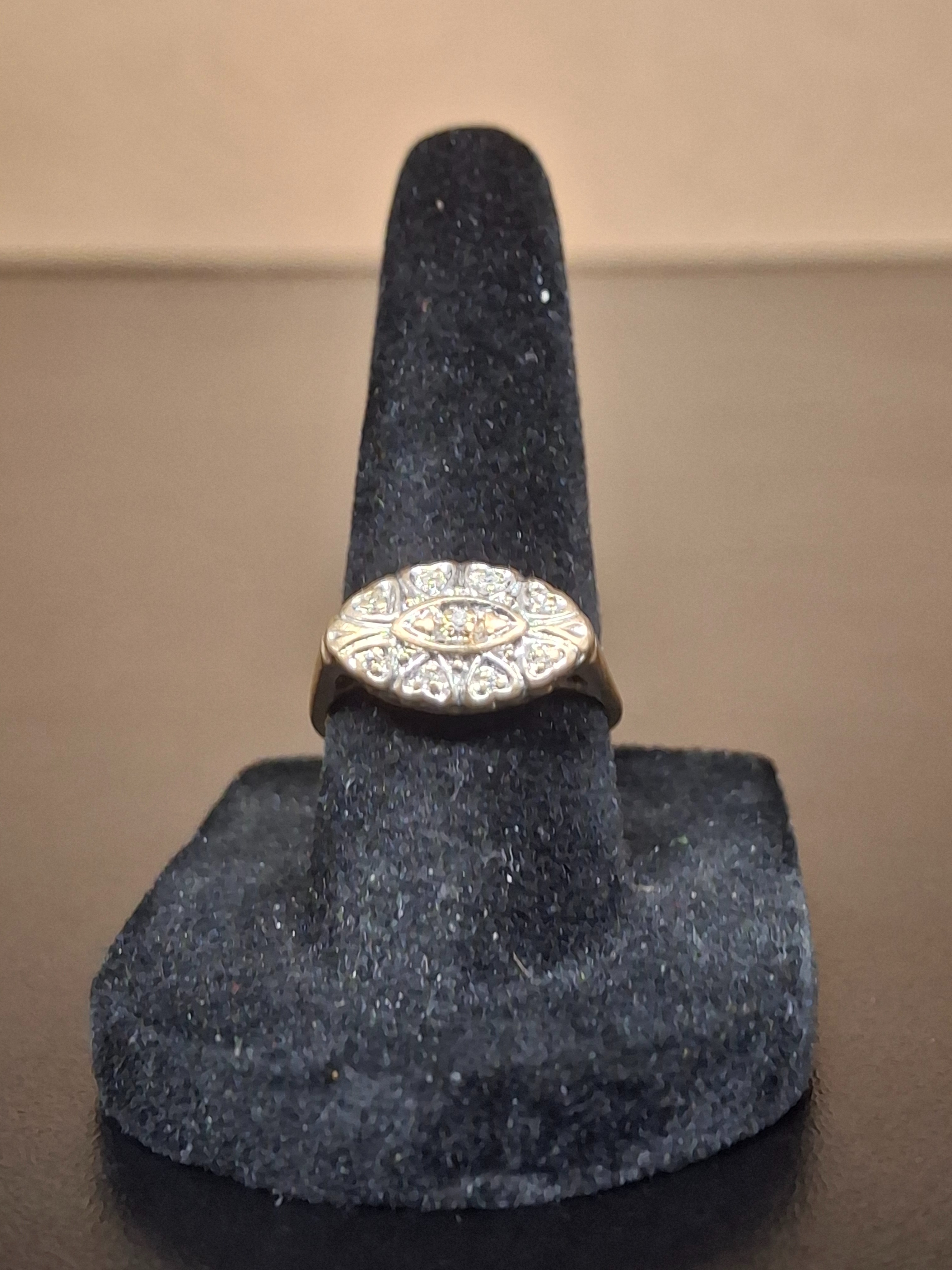 LADY'S GOLD RING: NA MODEL NA: 1.53DWT 10K-Y/G