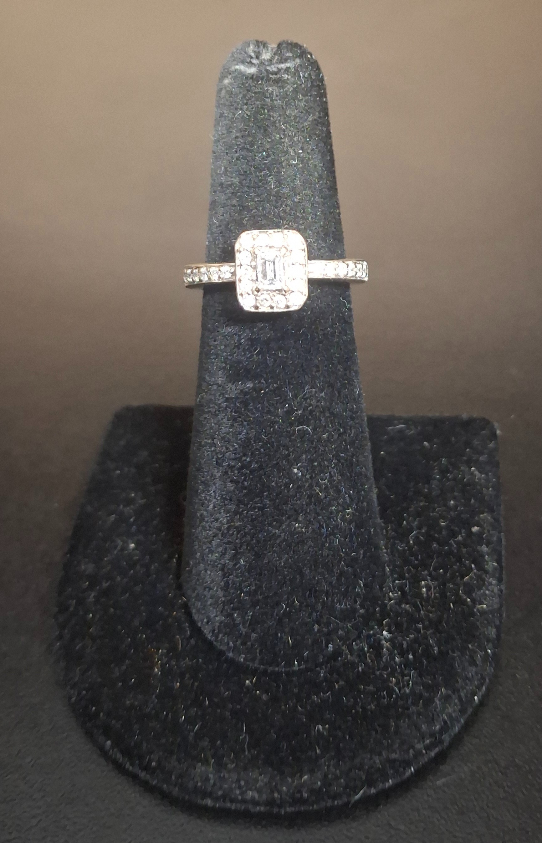 LADY'S GOLD RING: 2.71DWT 14K-W/G