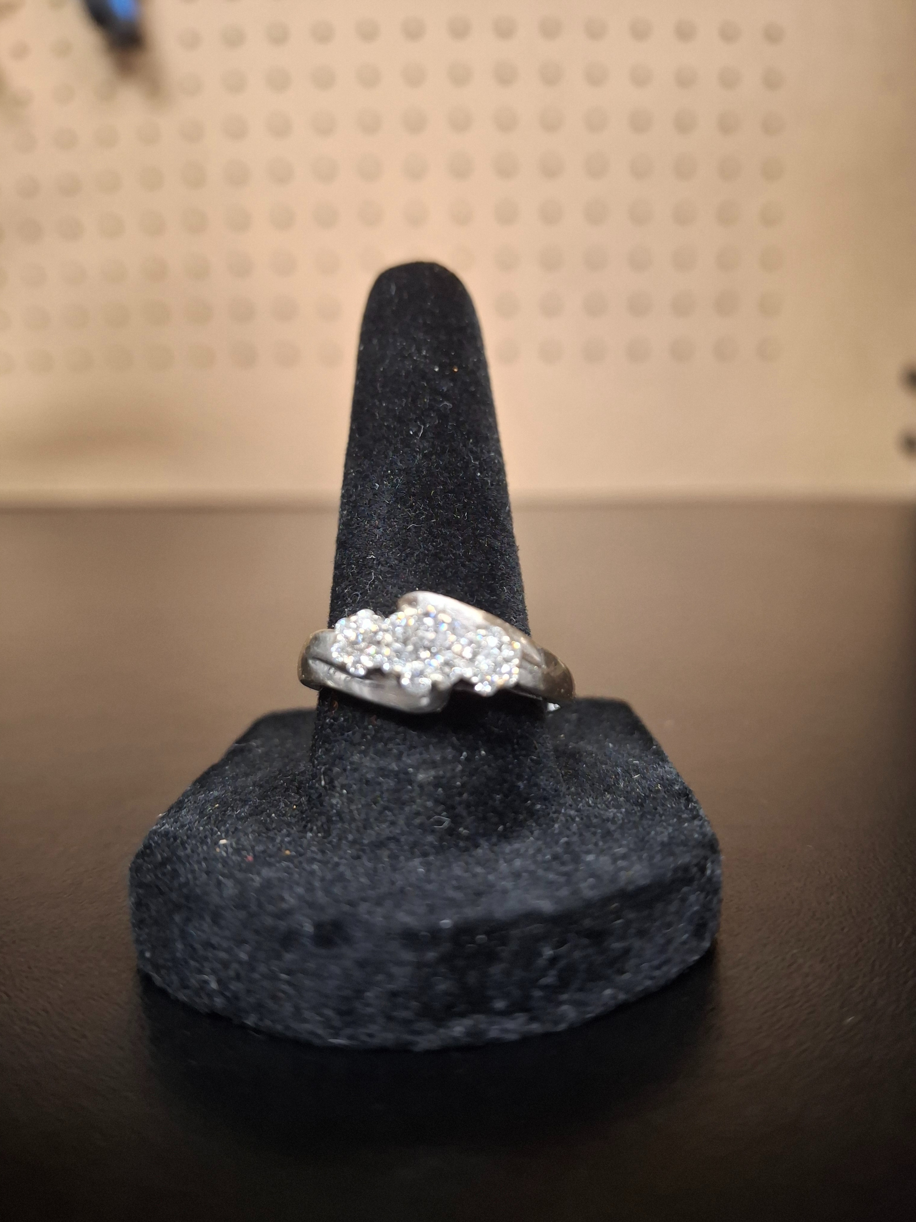LADY'S GOLD RING: 2.11DWT 14K-W/G