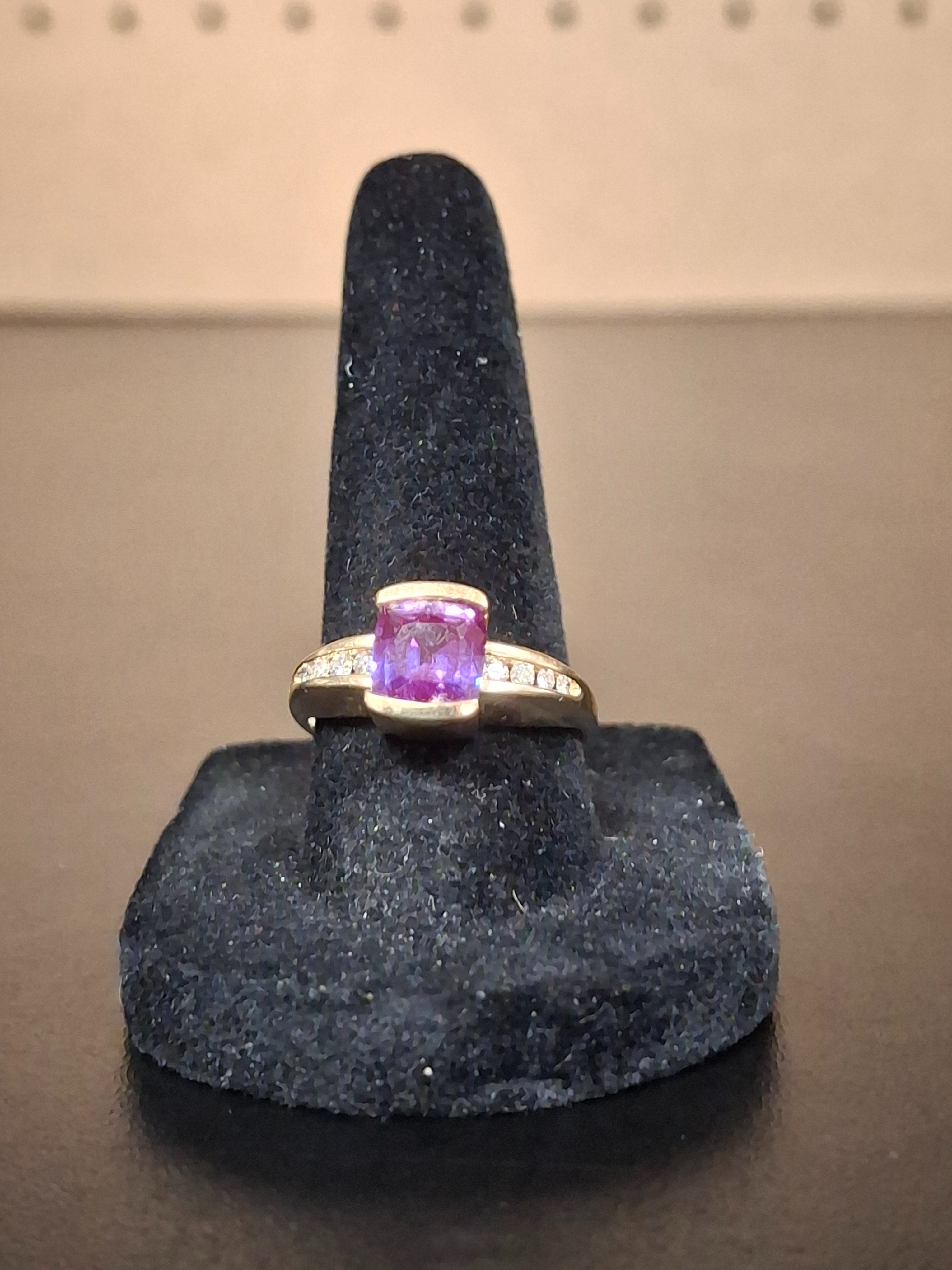 LADY'S STONE RING: NA MODEL NA: 2.59DWT 14K-Y/G, 1-EMERALD CUT CHROME TOURMALINE 2.06CTW