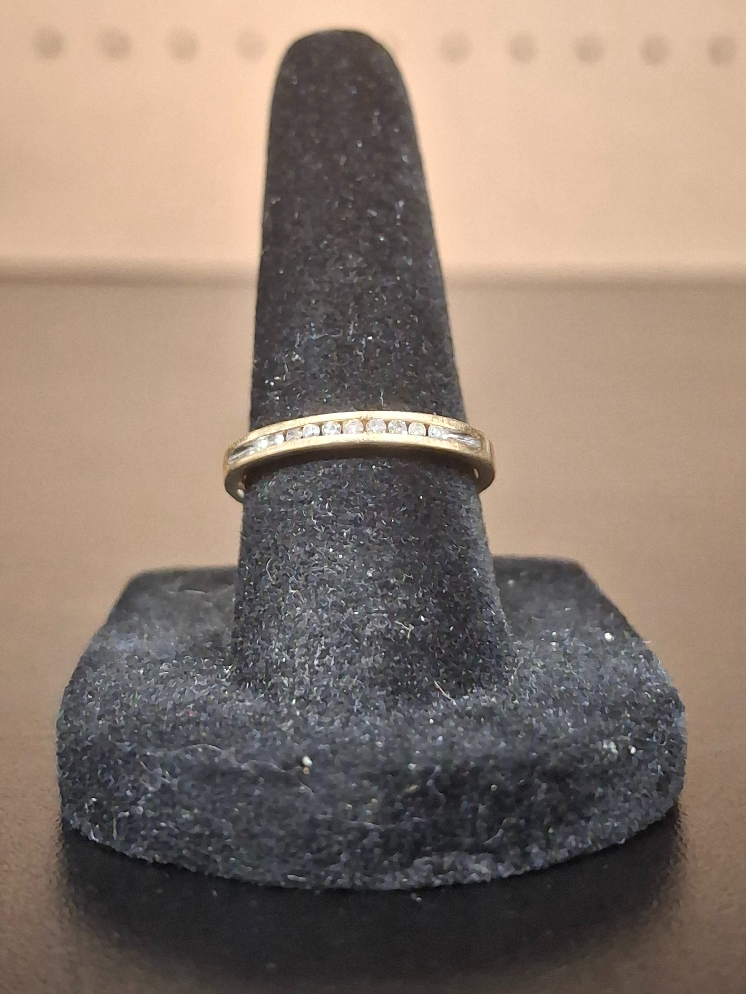 LADY'S GOLD RING: NA MODEL NA: 1.22DWT 14K-Y/G