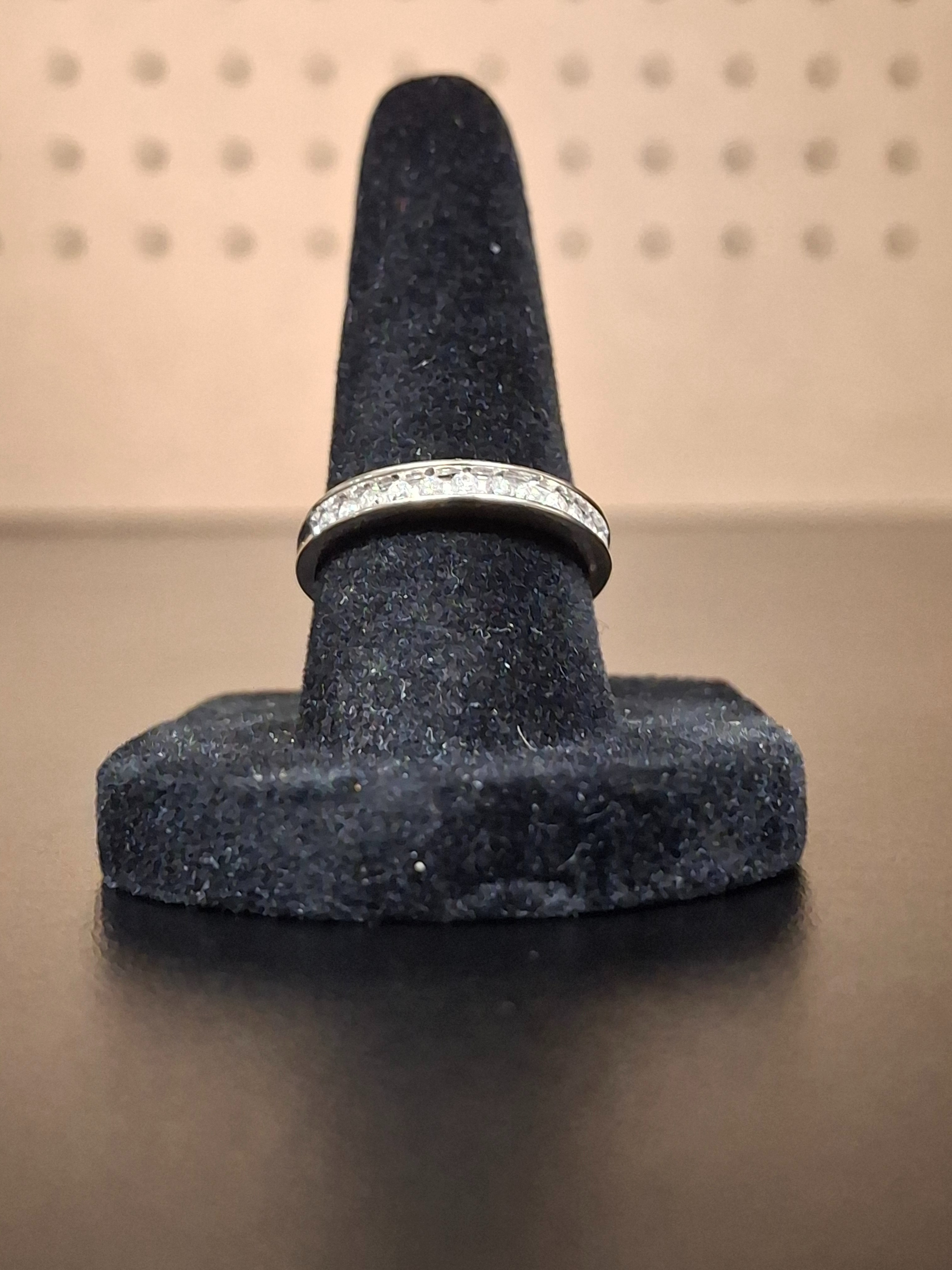 LADY'S GOLD RING: NA MODEL NA: 1.17DWT 14K-W/G