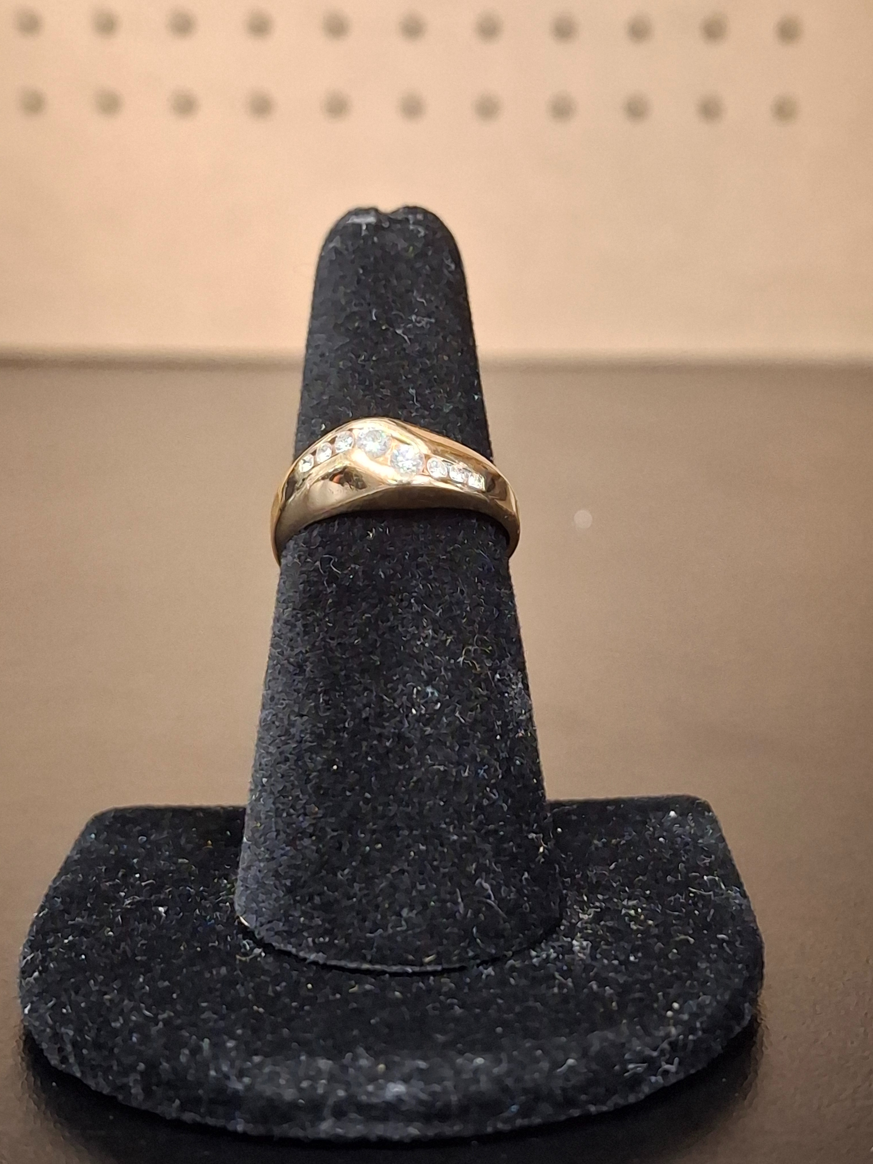 LADY'S GOLD RING: 3.51DWT 14K-Y/G