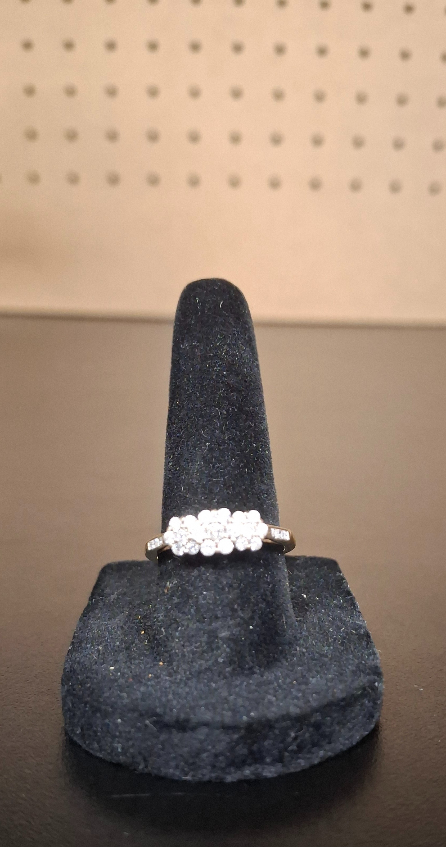 LADY'S GOLD RING: 1.35DWT 10K-Y/G