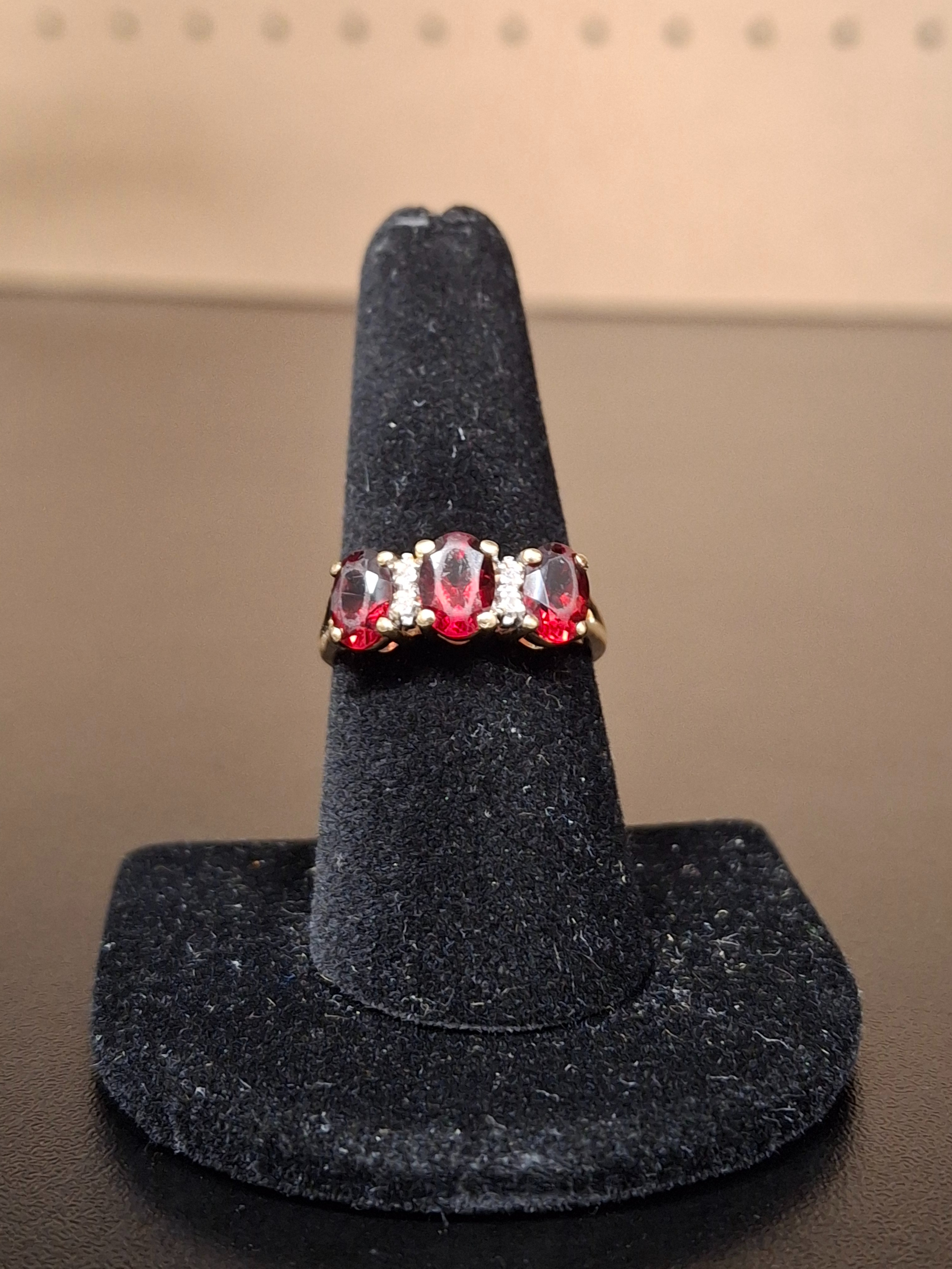 LADY'S GOLD RING: NA MODEL NA: 2.52DWT 14K-Y/G