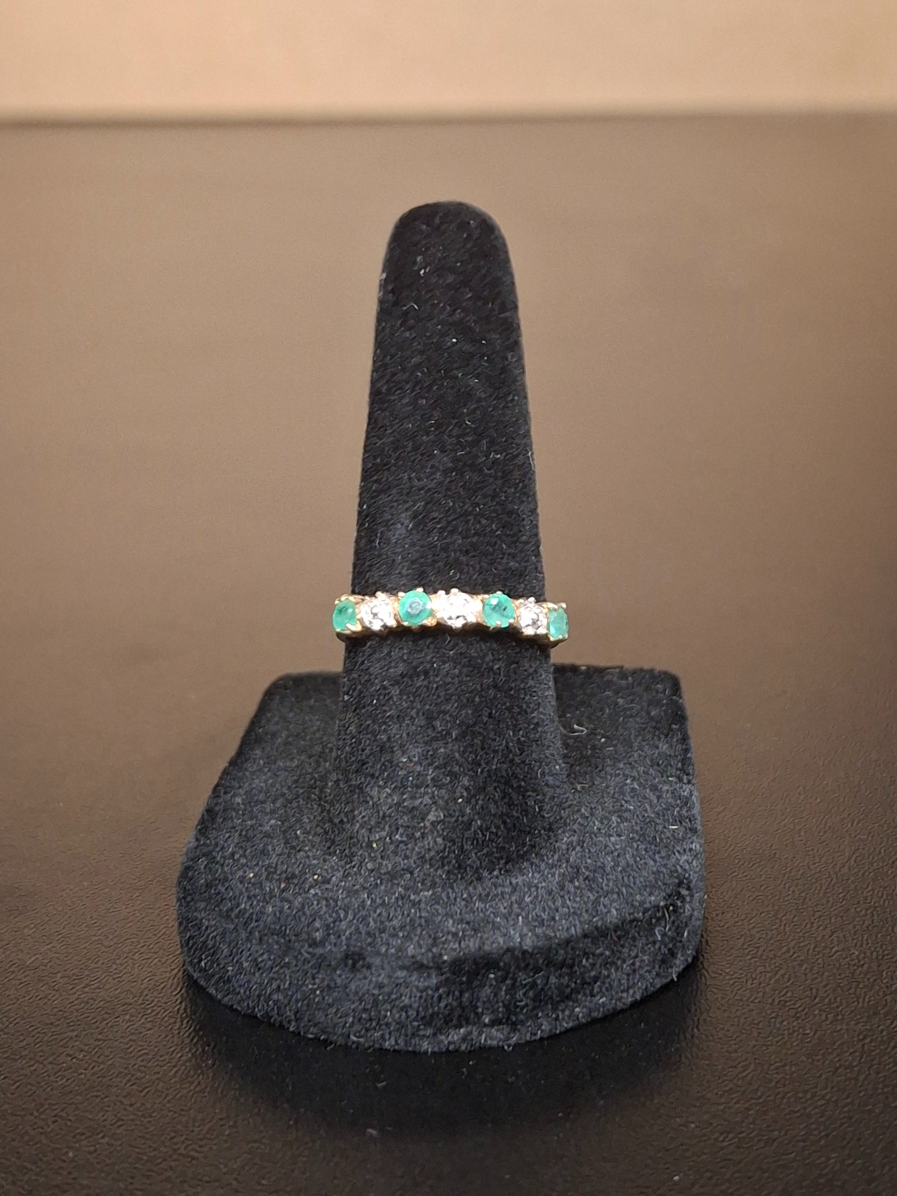 LADY'S GOLD RING: 0.76DWT 10K-Y/G