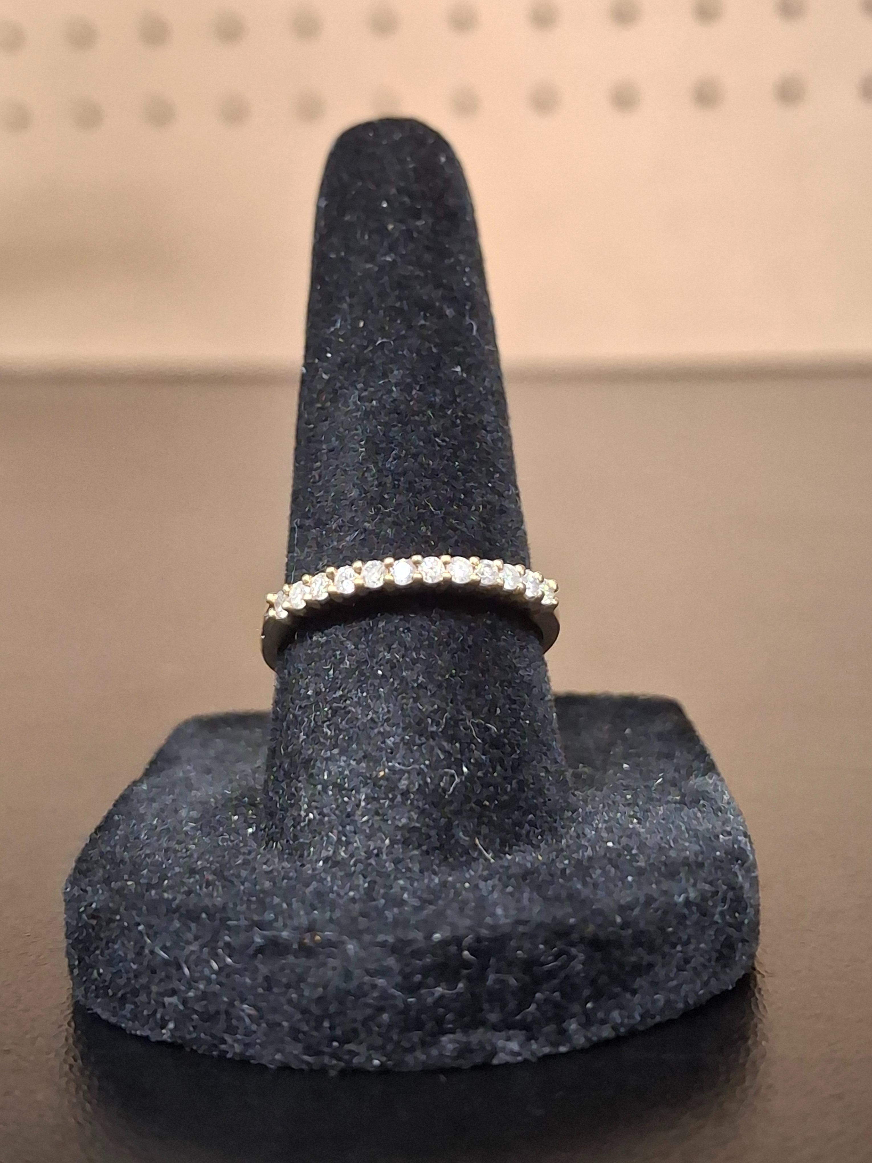 LADY'S GOLD RING: 1.16DWT 10K-Y/G