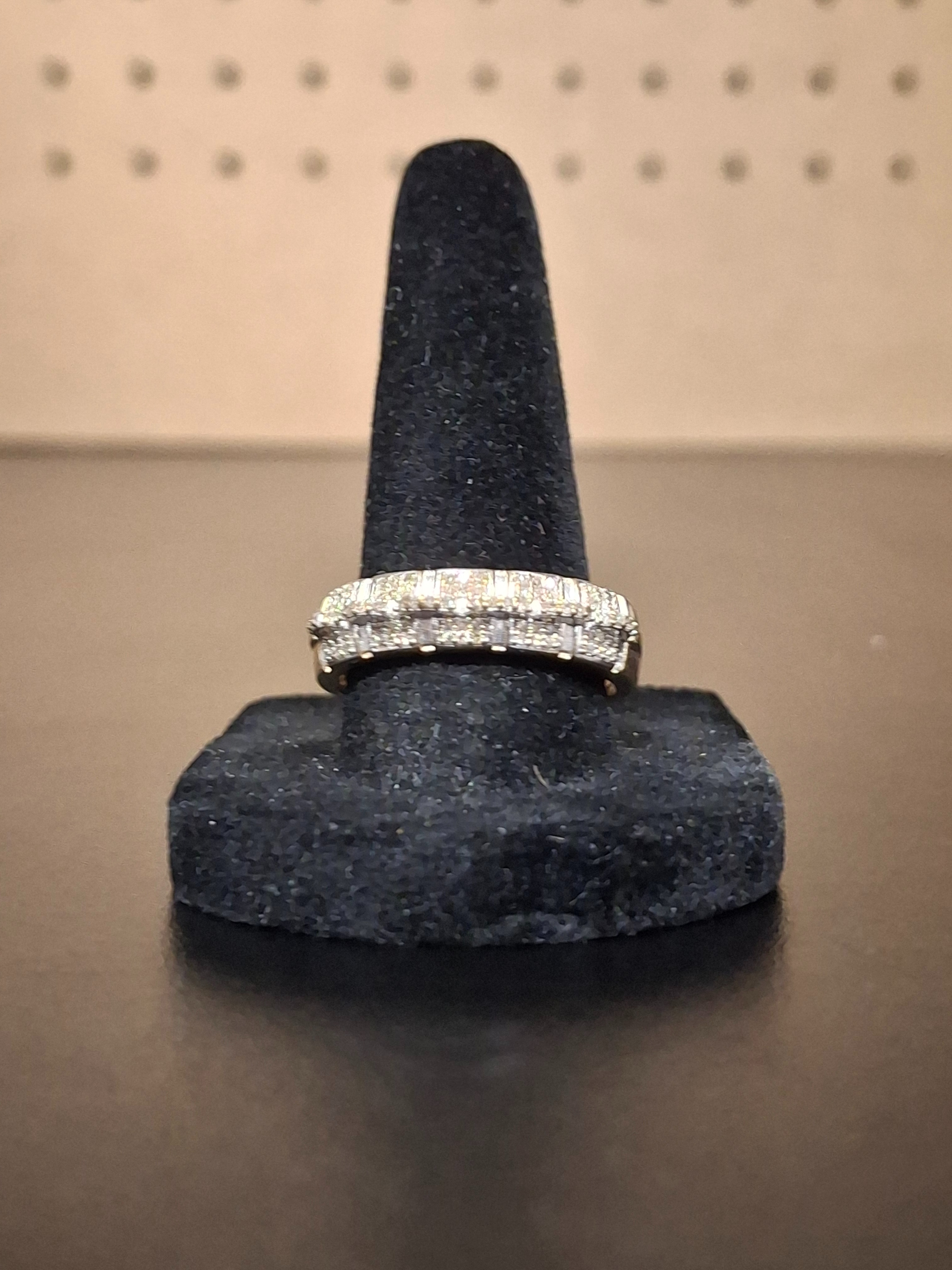 LADY'S GOLD RING: 2.16DWT 10K-Y/G