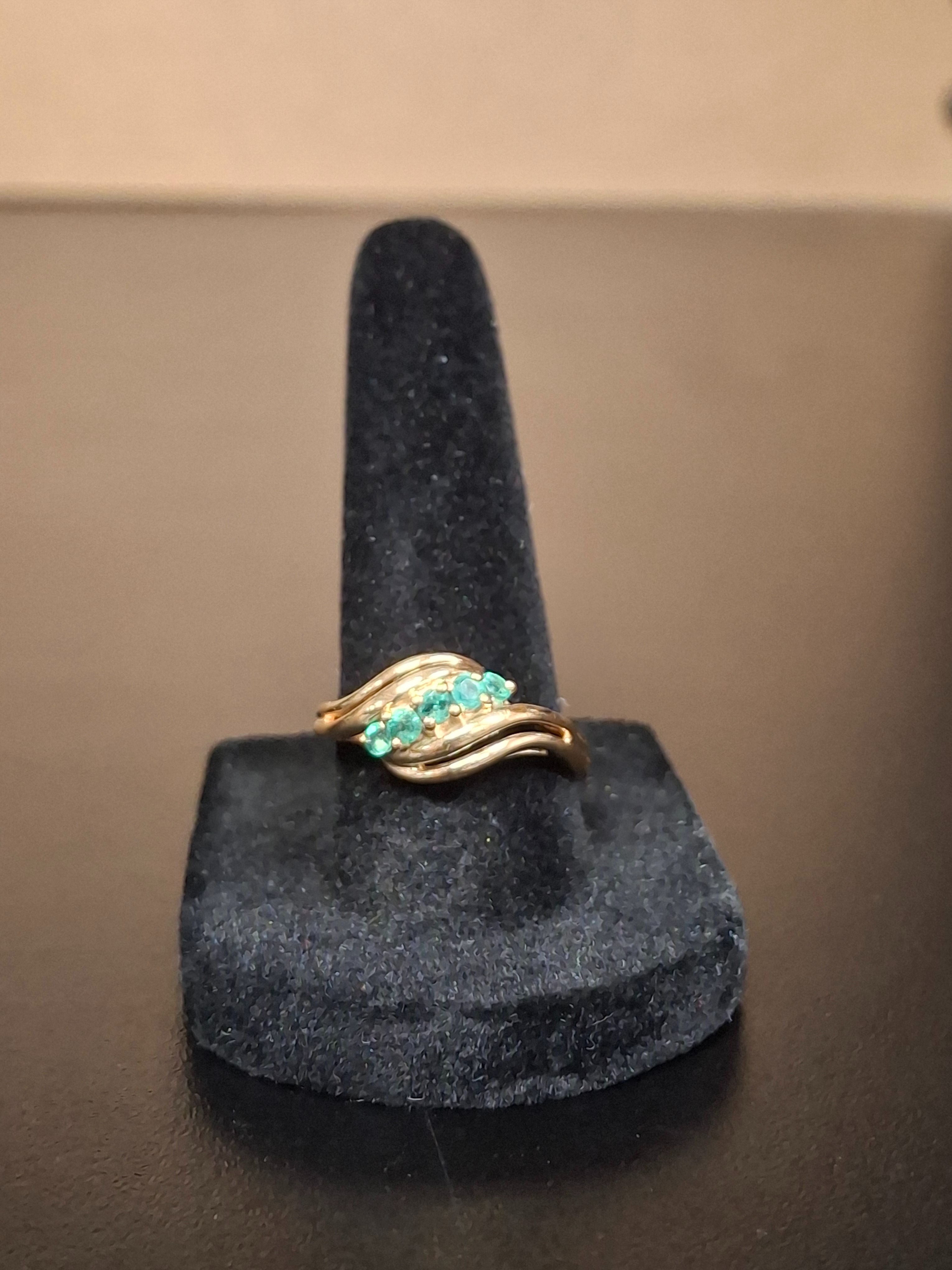 LADY'S GOLD RING: 2.37DWT 14K-Y/G