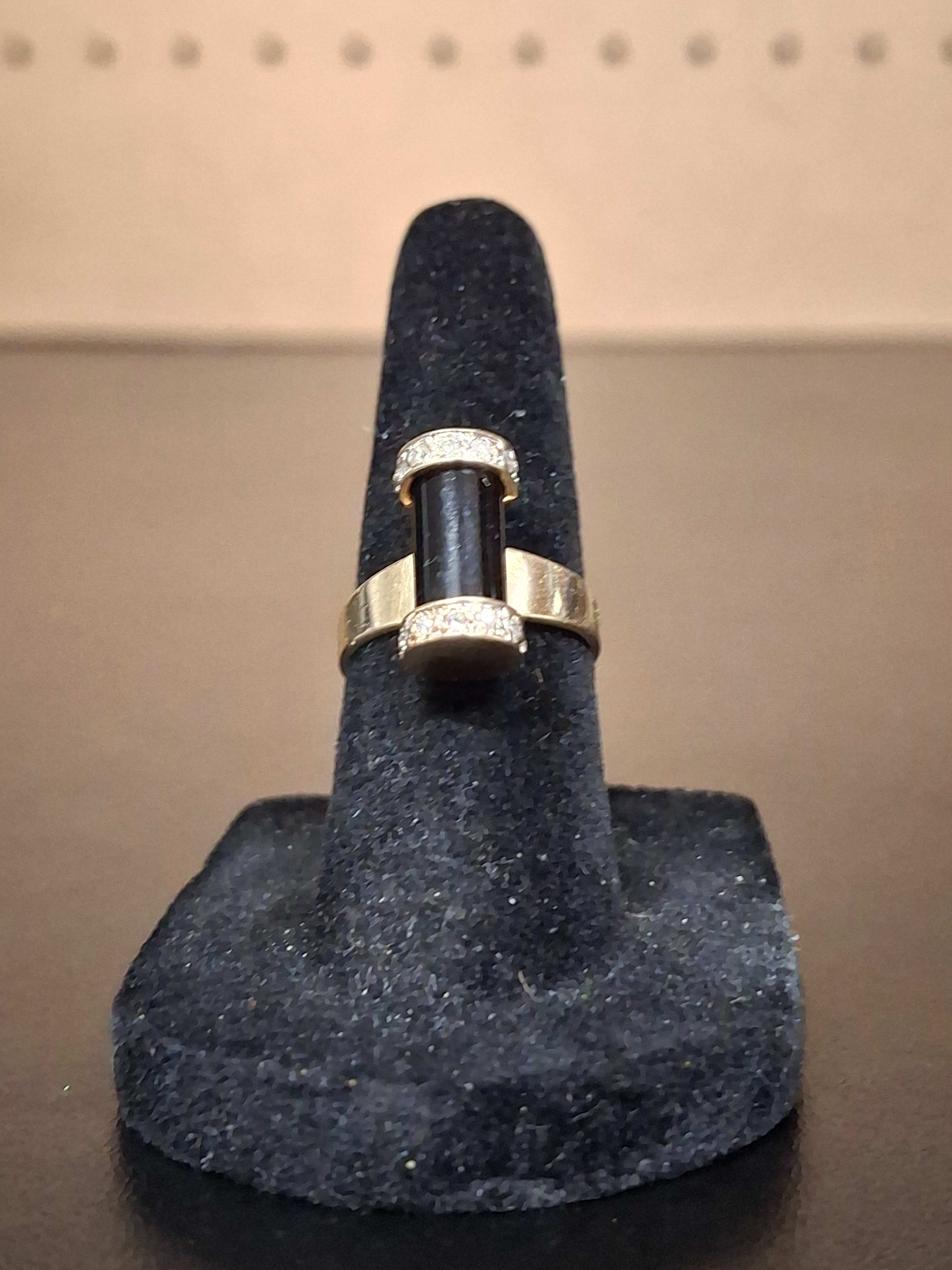 LADY'S GOLD RING: NA MODEL NA: 2.97DWT 14K-Y/G