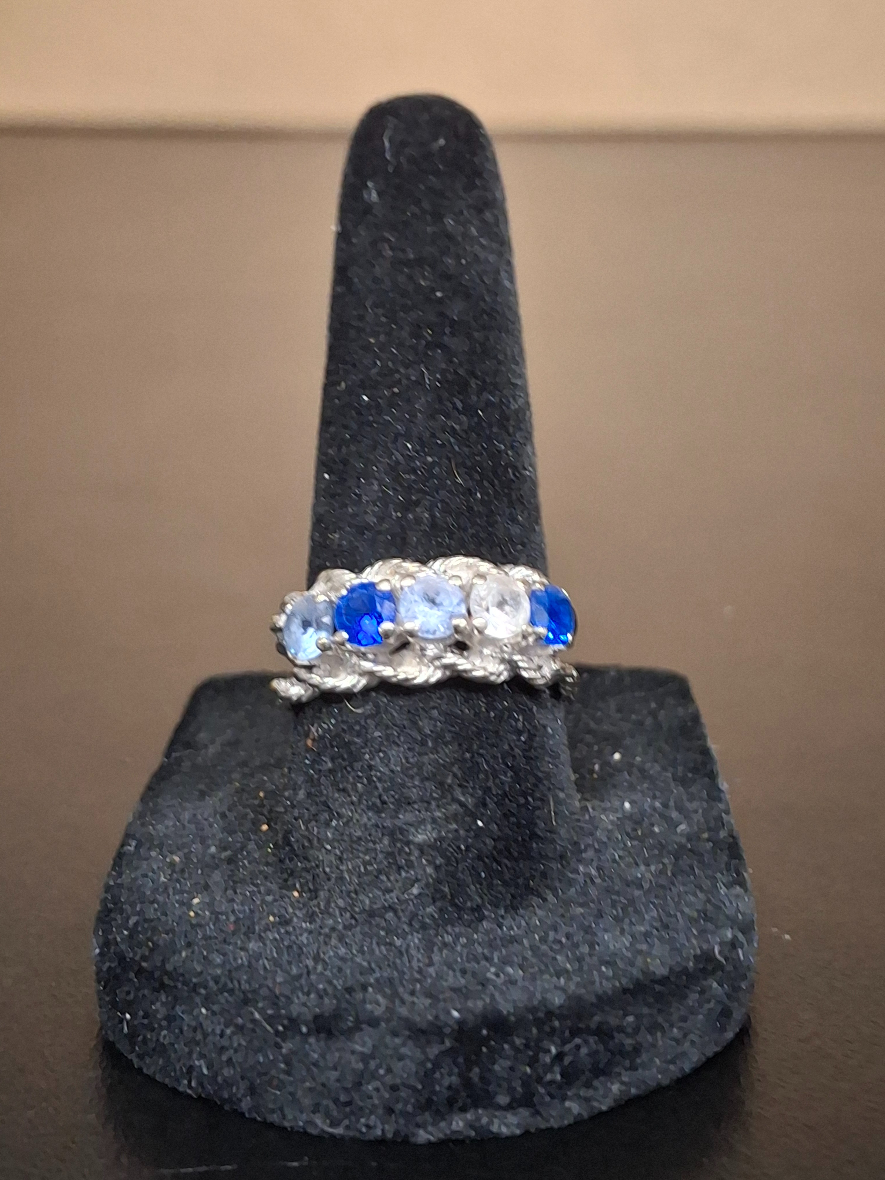 LADY'S GOLD RING: NA MODEL NA: 2.37DWT 10K-W/G