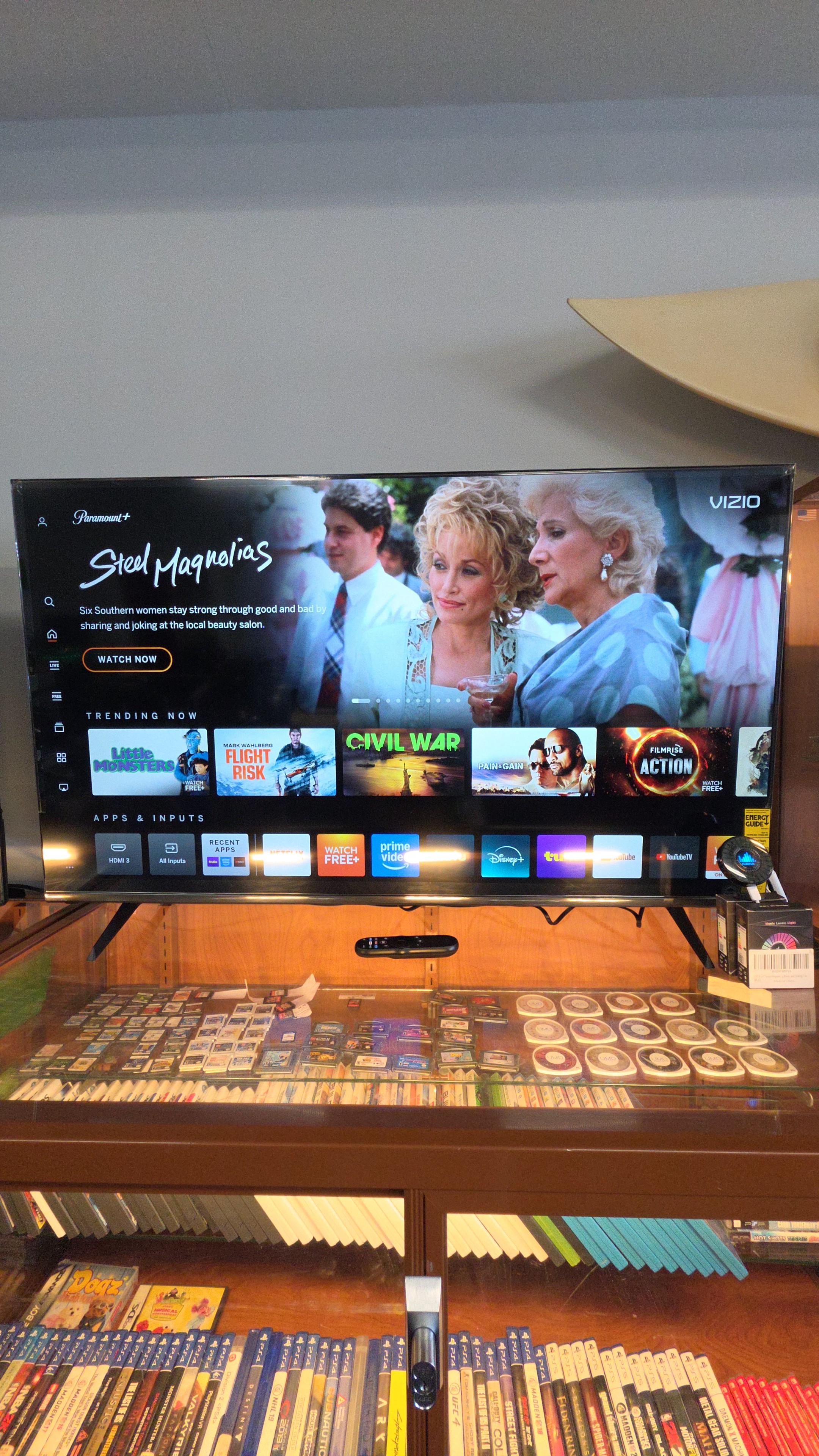 FLAT PANEL TELEVISION: VIZIO MODEL V4K50M-0809, SERIAL NUMBER LIAAS7TB2702901, YES - INCLUDES ORIGINAL FACTORY REMOTE, 50 INCH SCREEN, 50" W/ REMOTE