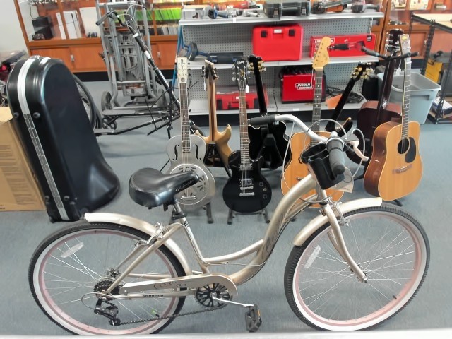 ROAD BICYCLE: SHIMANO MODEL KENT BAYSIDE, SERIAL NUMBER 016751726533, PINK