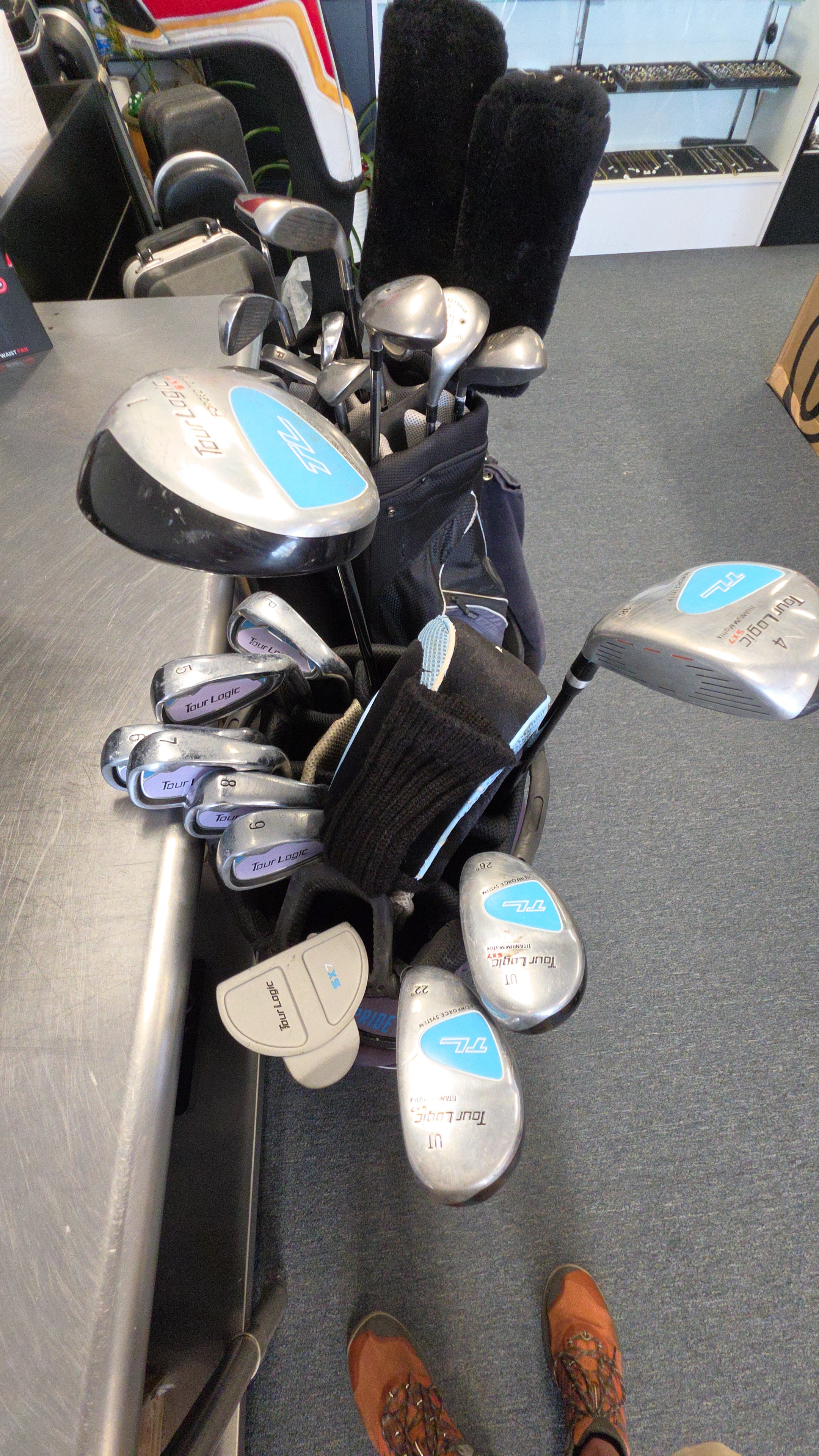 TOUR LOGIC SX-7 LADIES CLUBS IN PANTHERS BAG