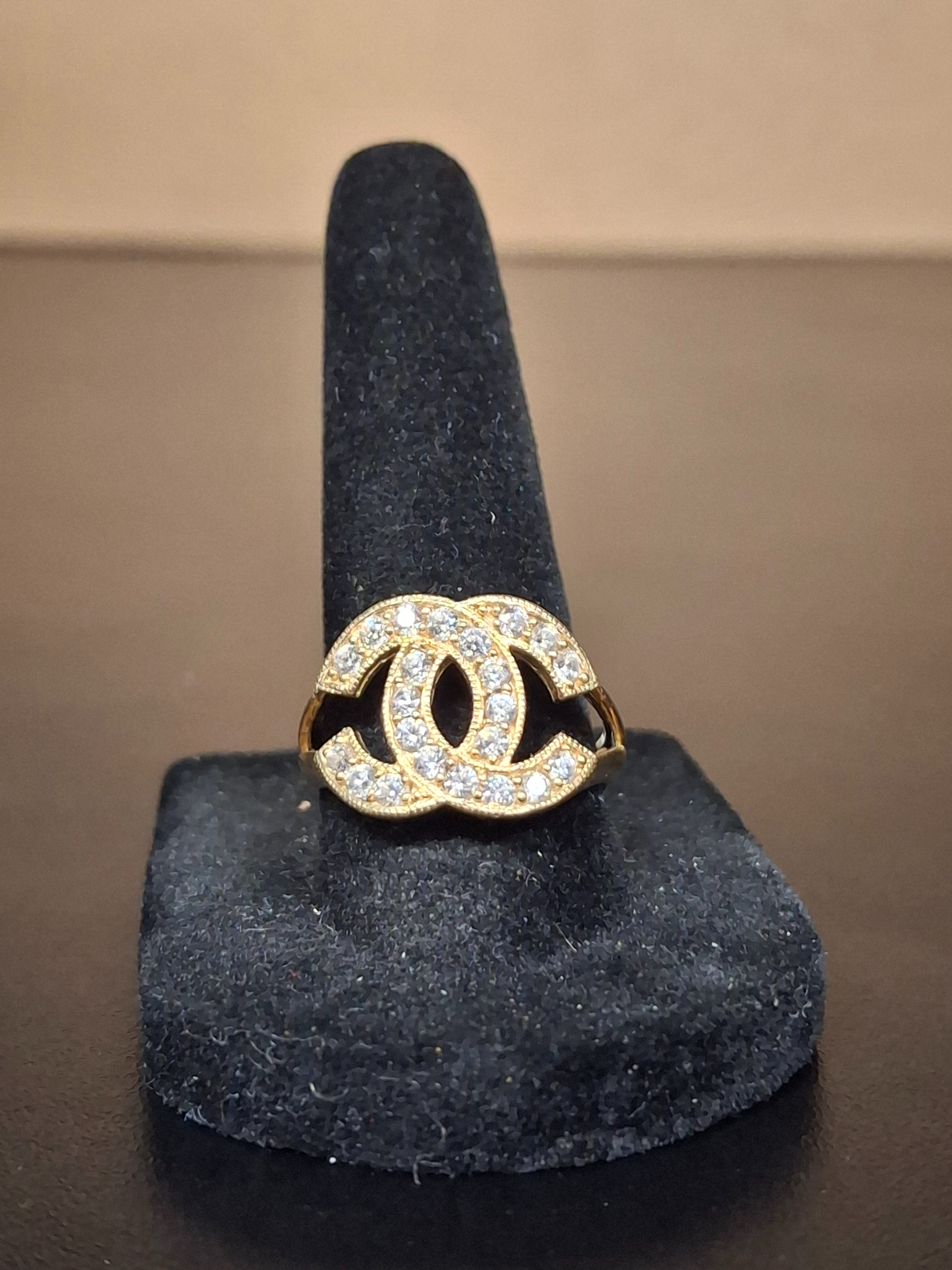 LADY'S DIAMOND CLUSTER RING: 2.5DWT 10K-Y/G, 22-ROUND BRILLIANT CUT DIAMOND 0.44CTW