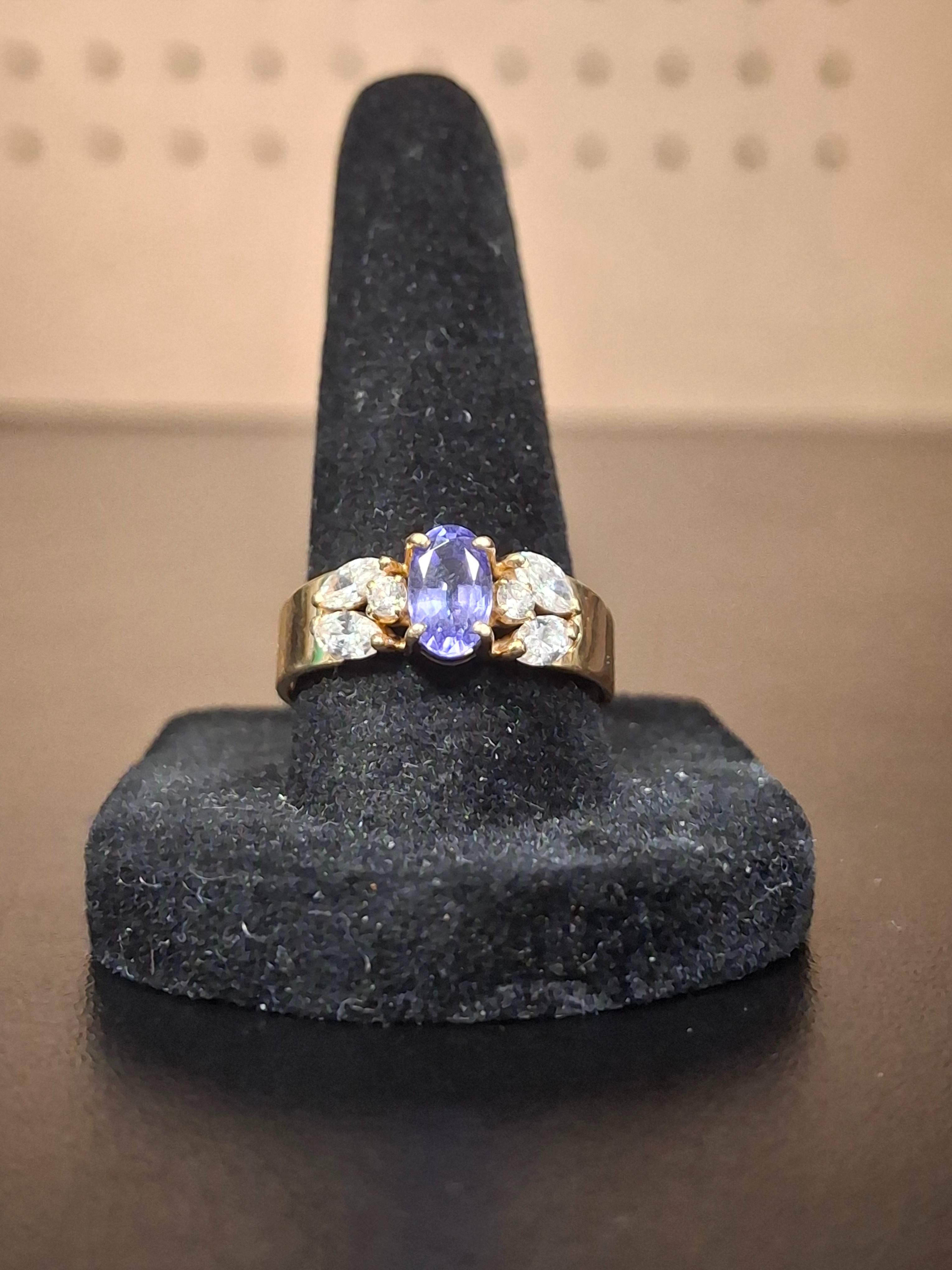 LADY'S GOLD RING: 2.42DWT 14K-Y/G, PURPLE FLOWER RING