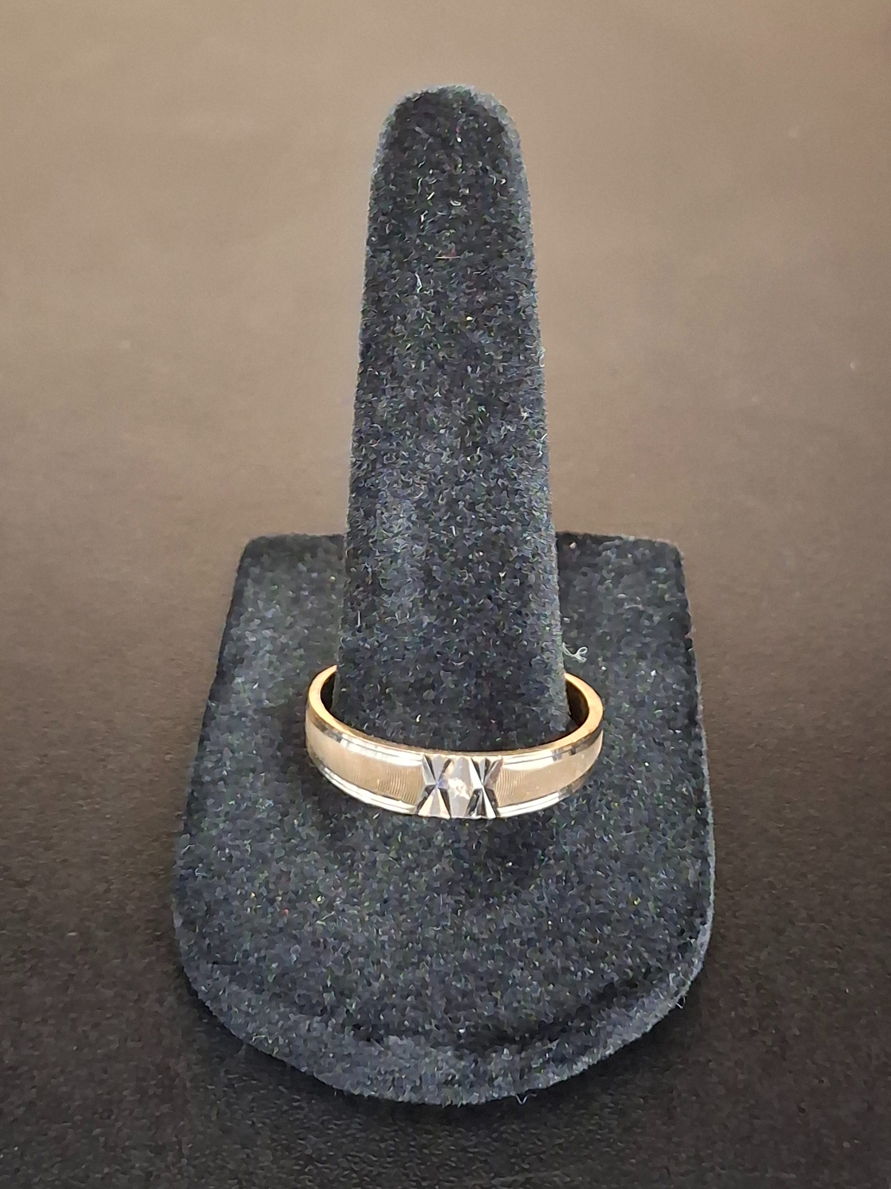 LADY'S GOLD RING: 2.15DWT 10K-Y/G